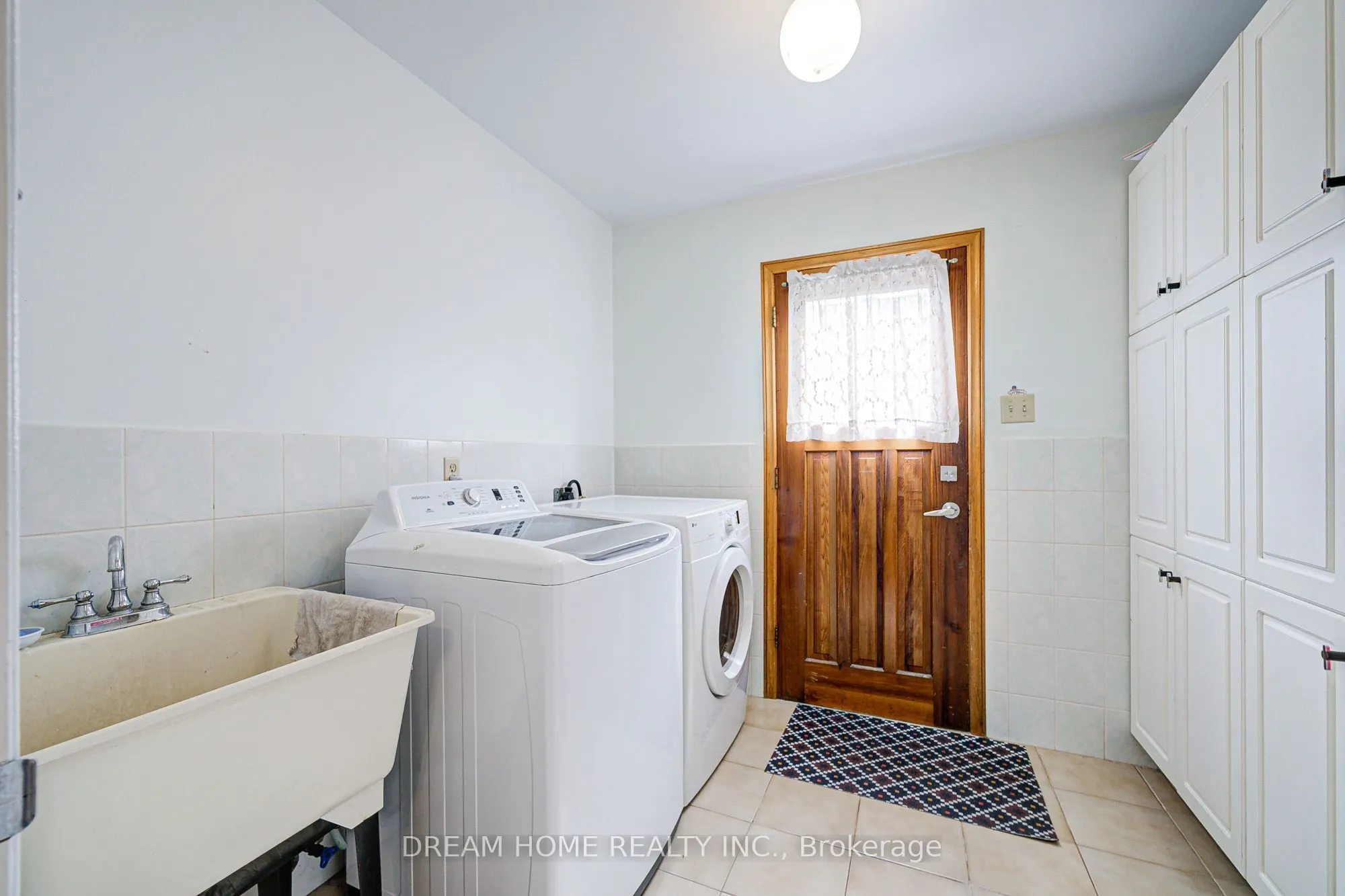 98 Weldrick Road W, #lower