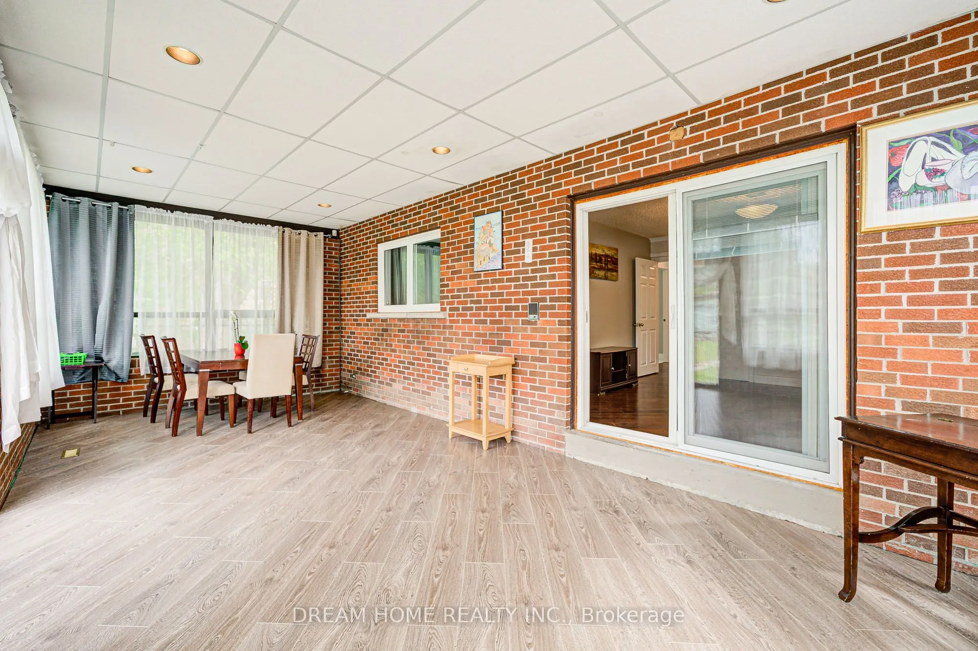 98 Weldrick Road W, #lower