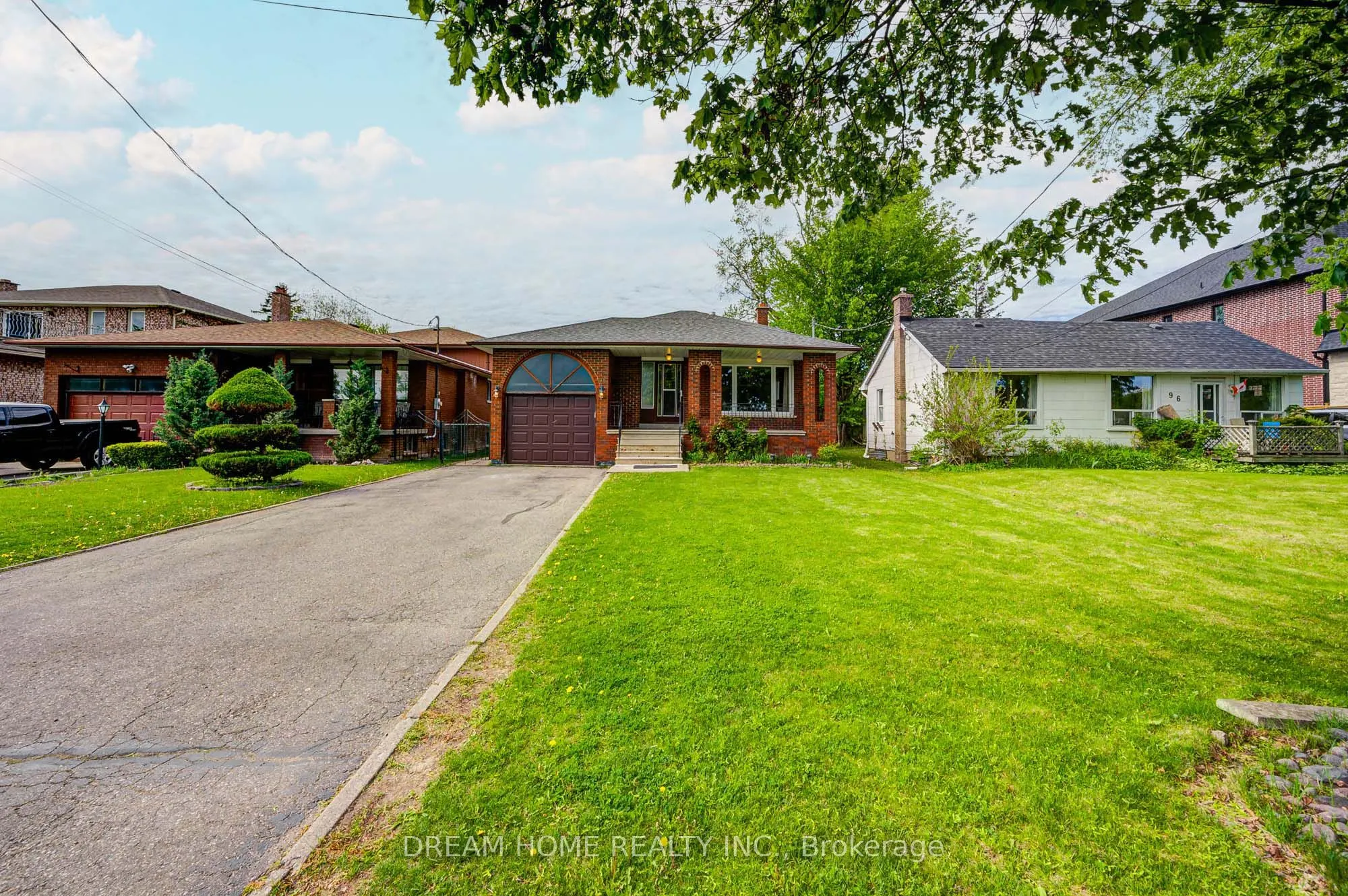 98 Weldrick Road W, #lower