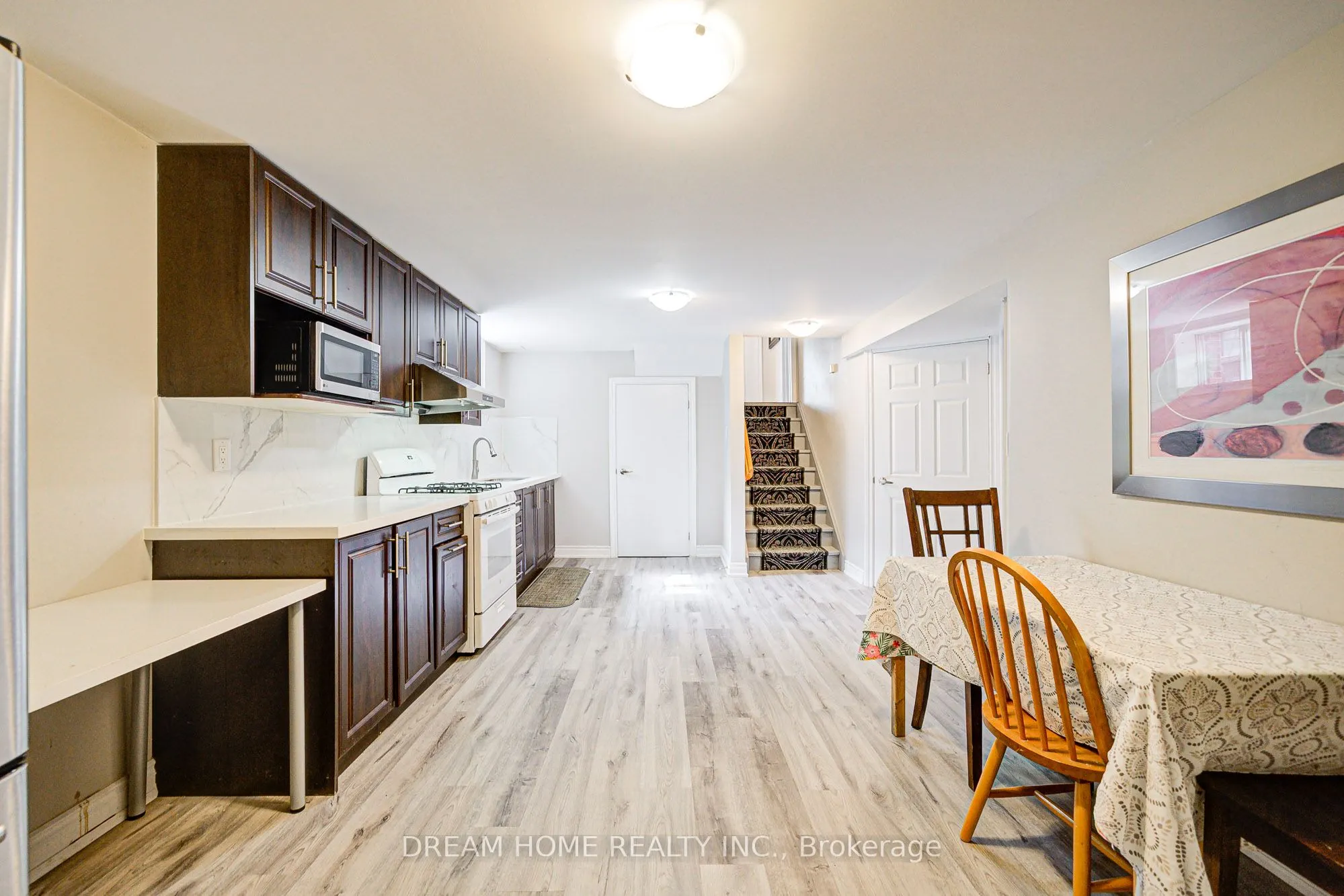 98 Weldrick Road W, #lower