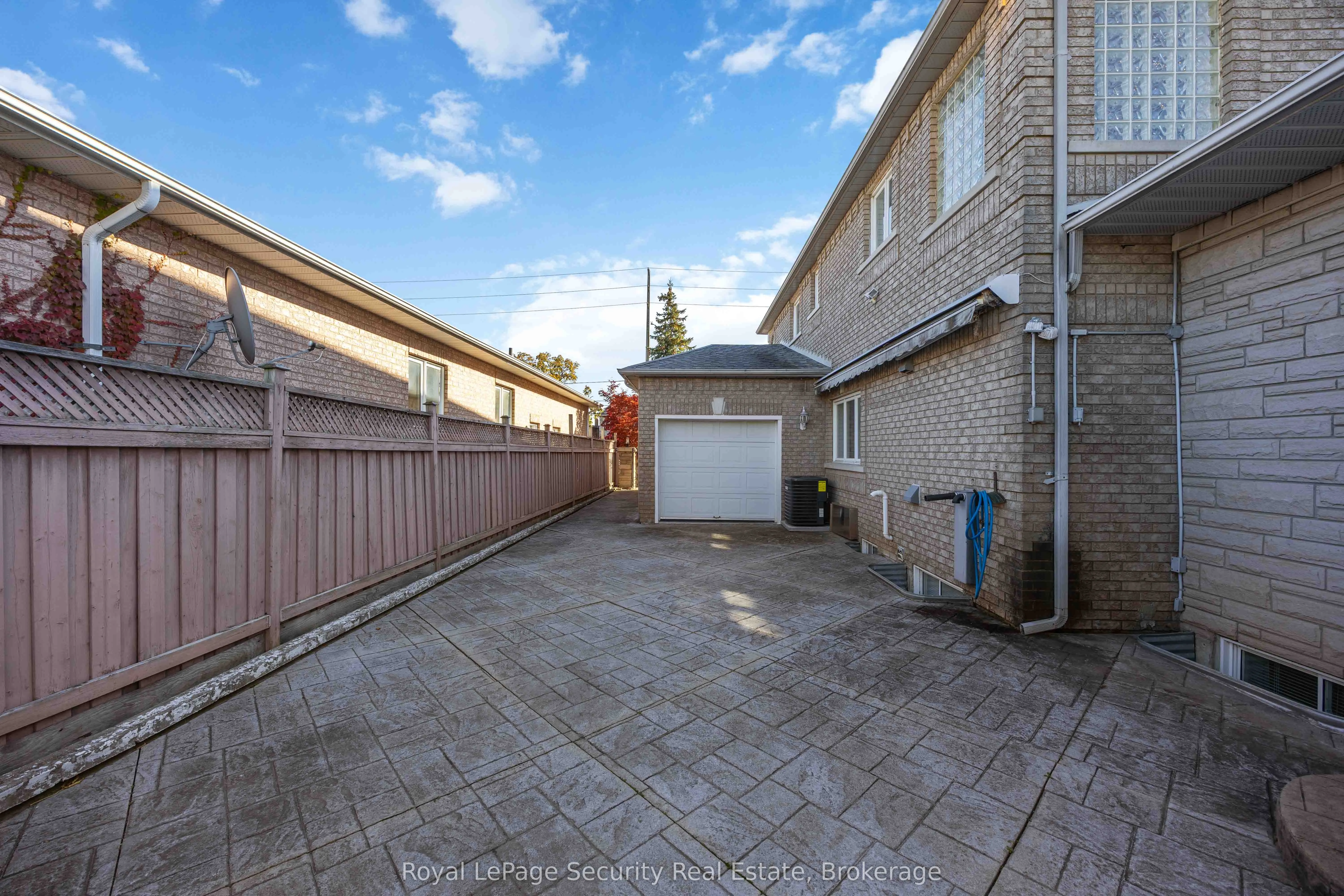 138 Elgin Mills Road W