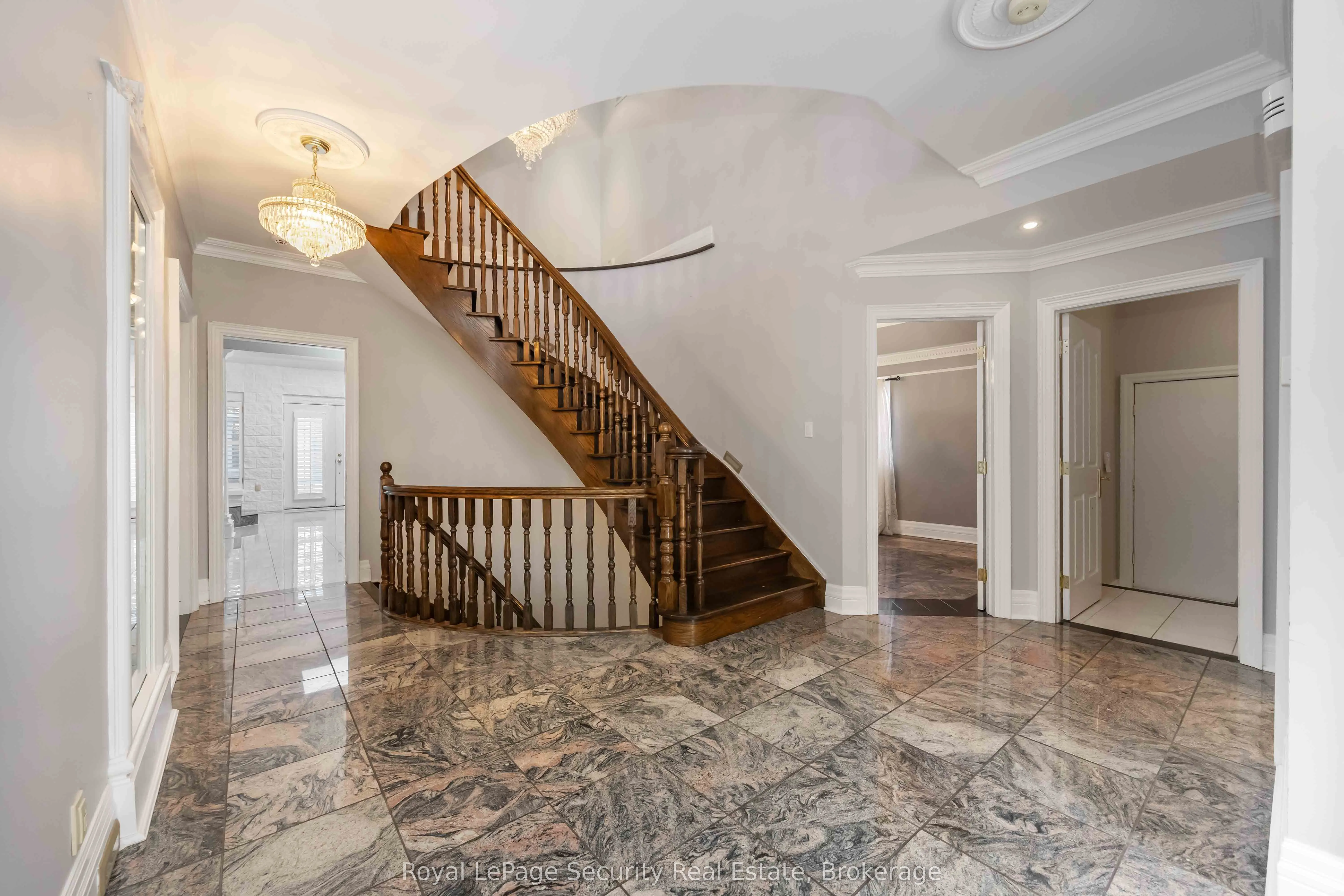 138 Elgin Mills Road W