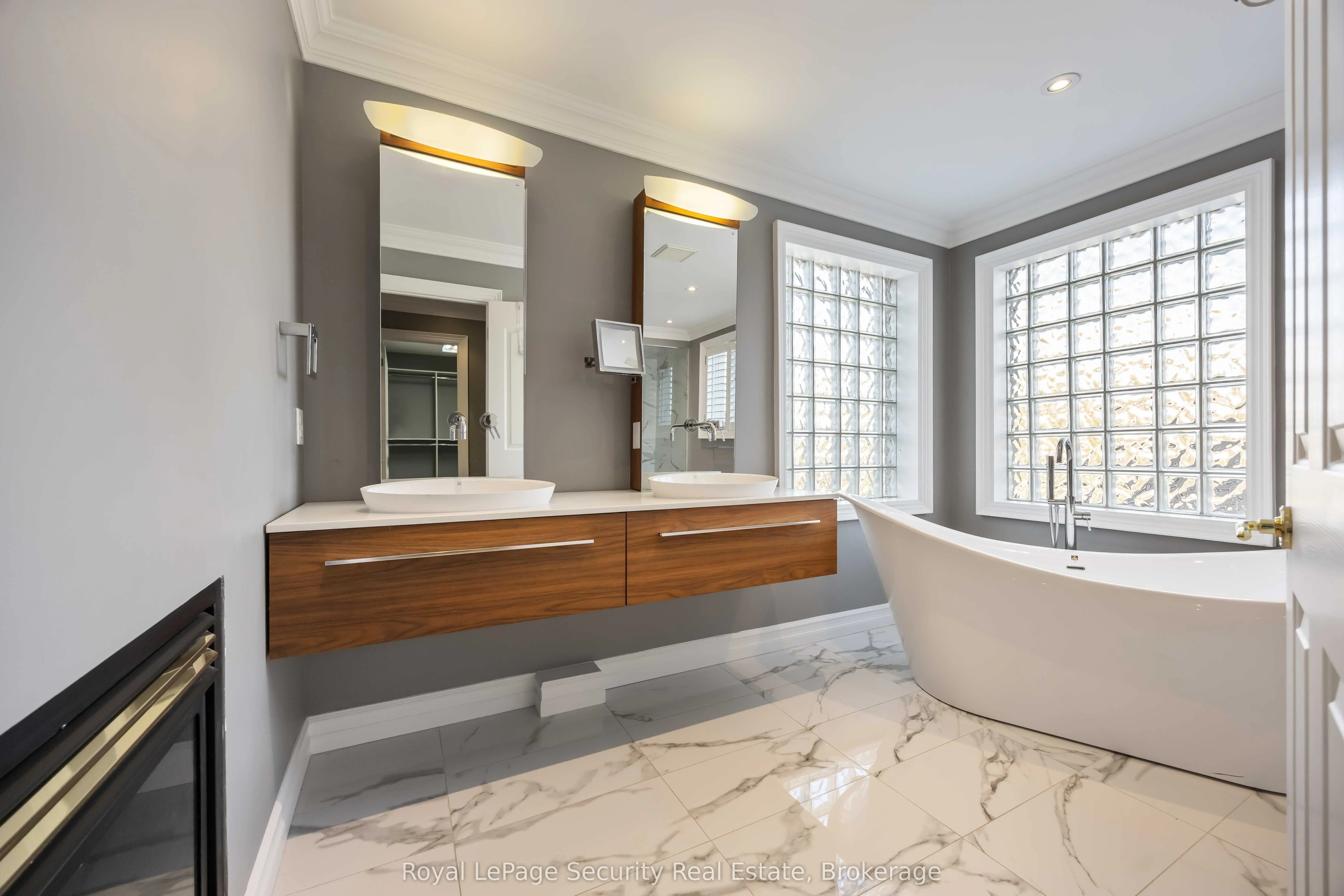 138 Elgin Mills Road W