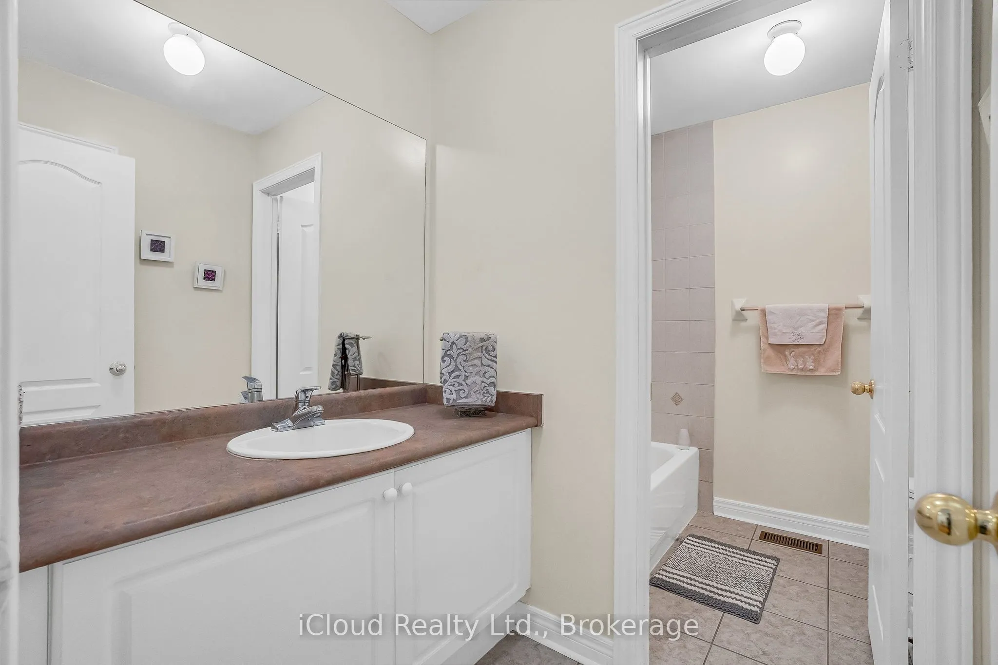 18 Daiseyfield Crescent