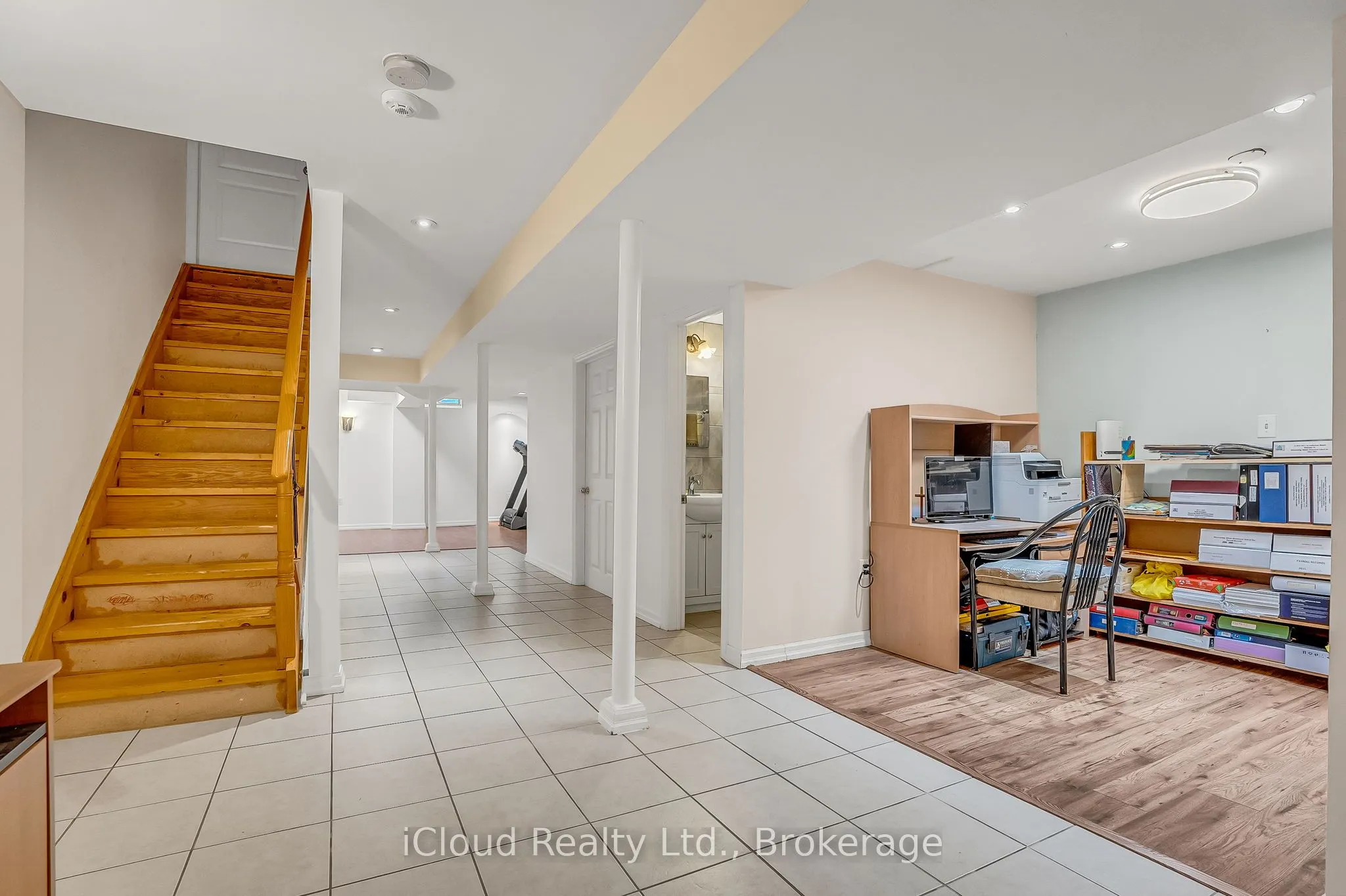 18 Daiseyfield Crescent