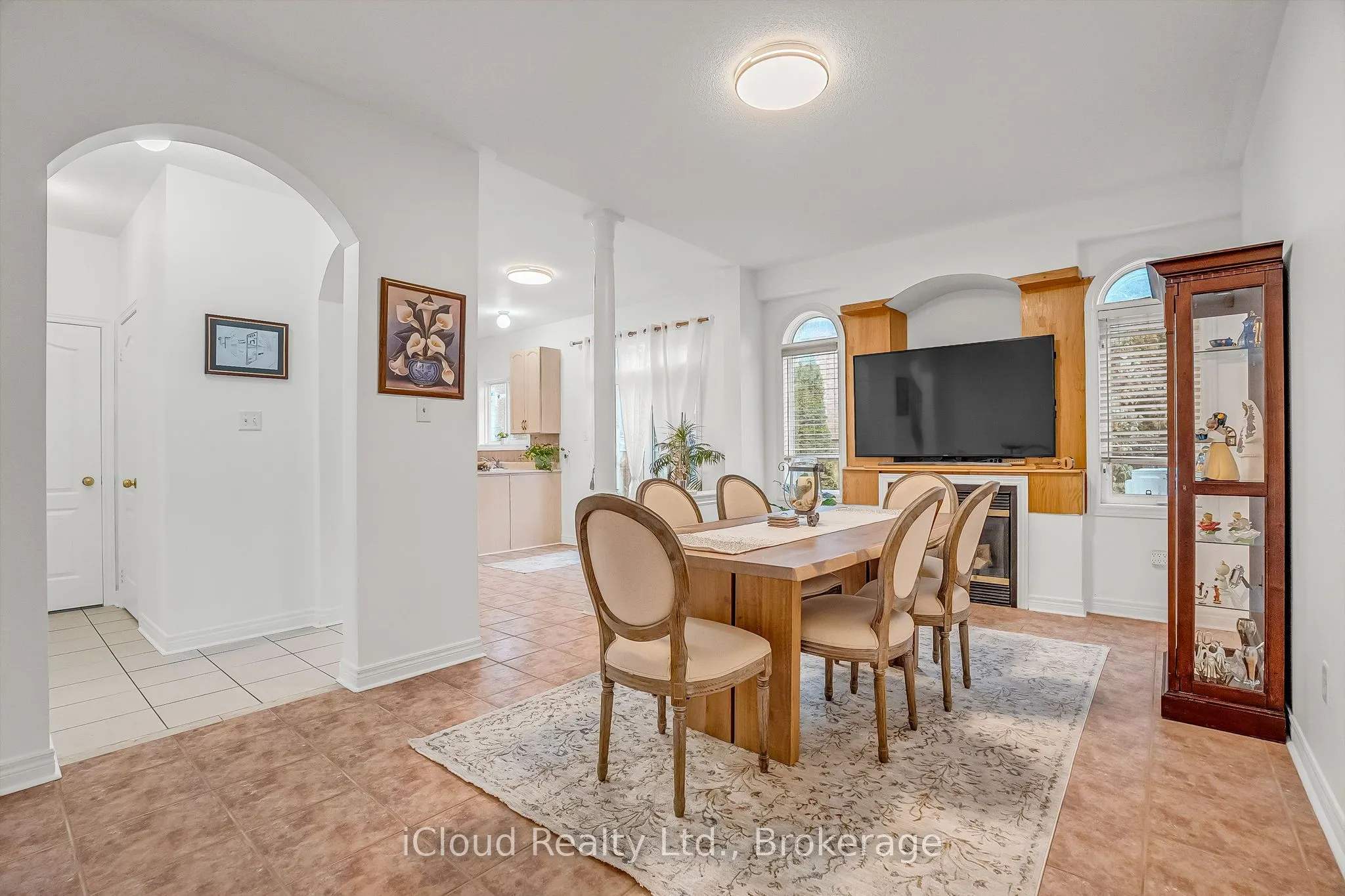 18 Daiseyfield Crescent