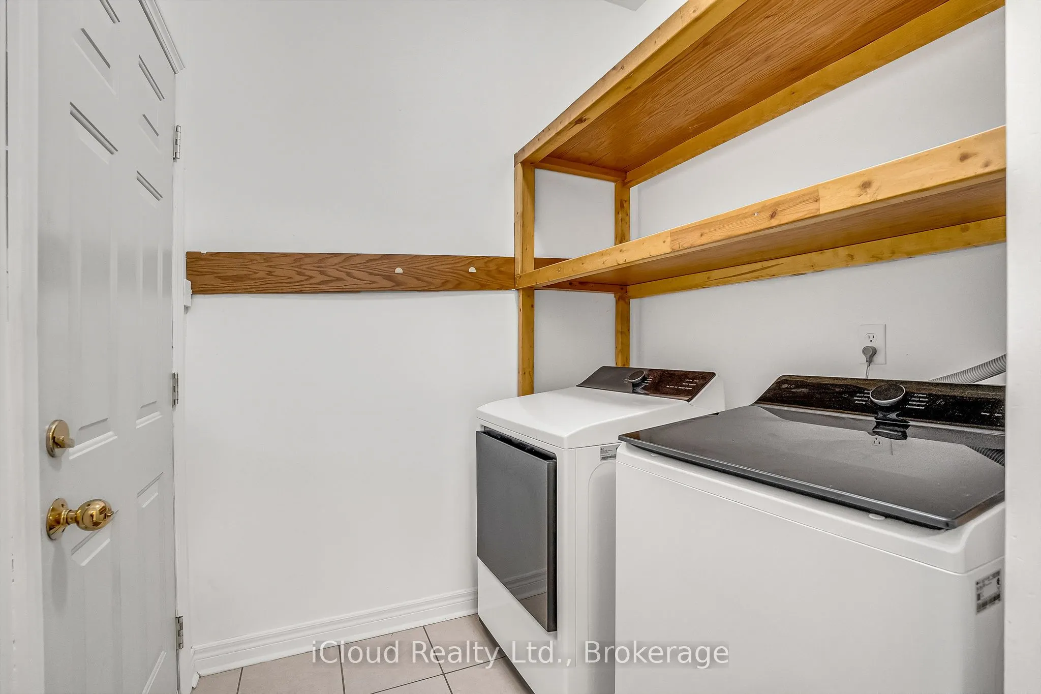 18 Daiseyfield Crescent