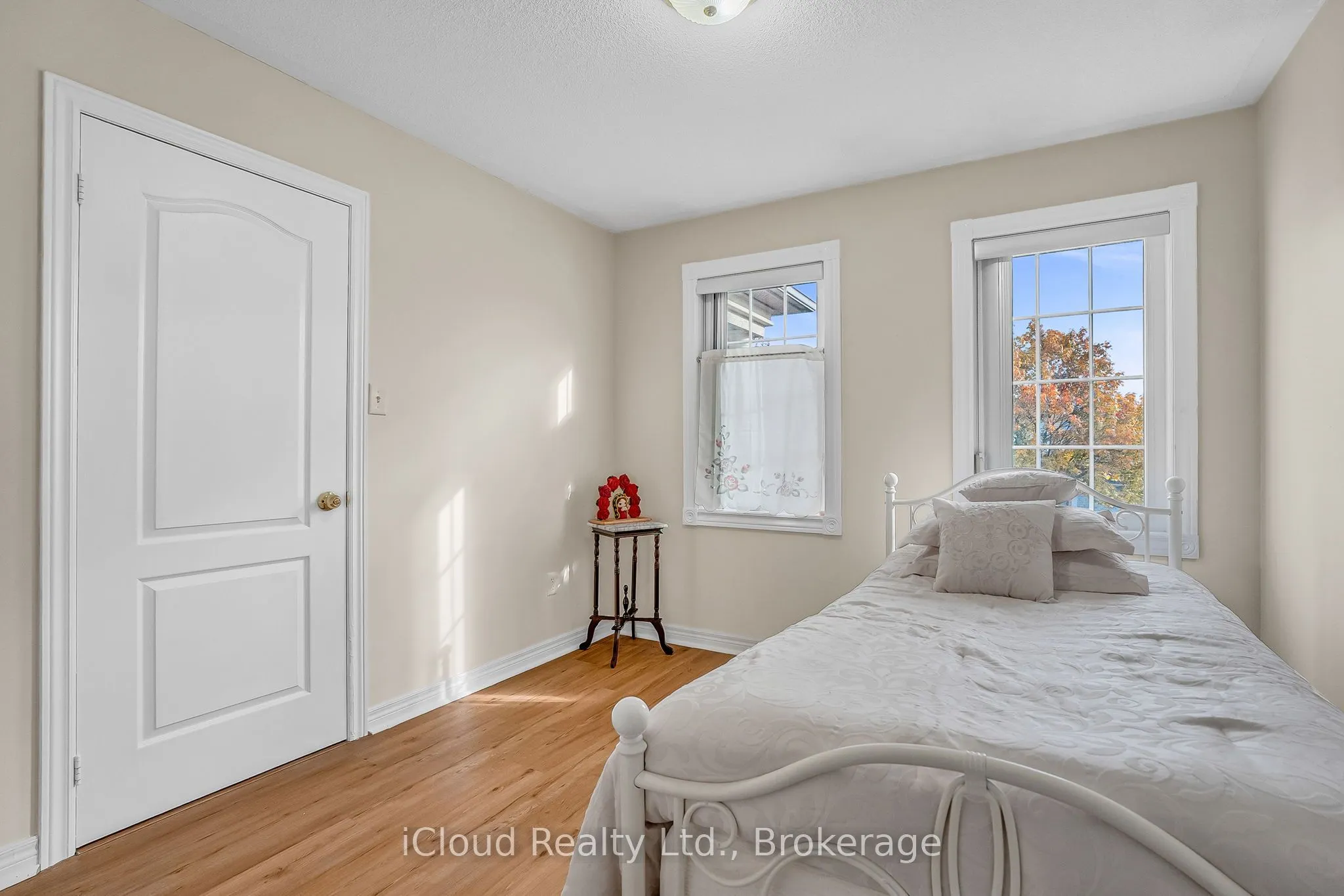 18 Daiseyfield Crescent