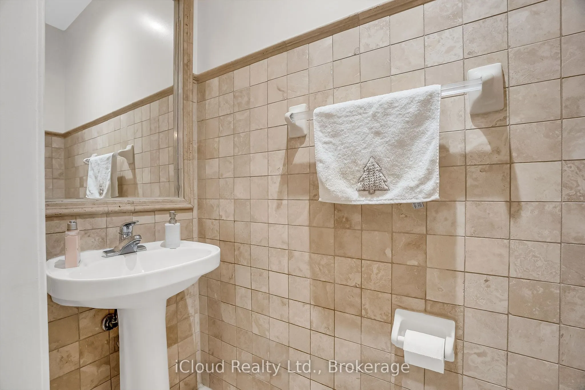 18 Daiseyfield Crescent