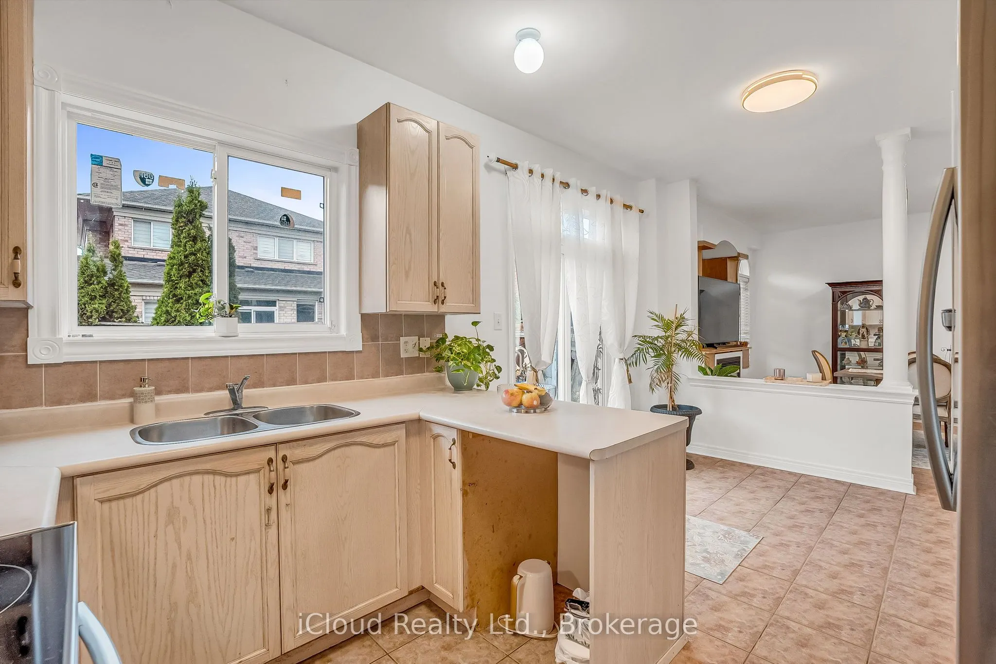 18 Daiseyfield Crescent