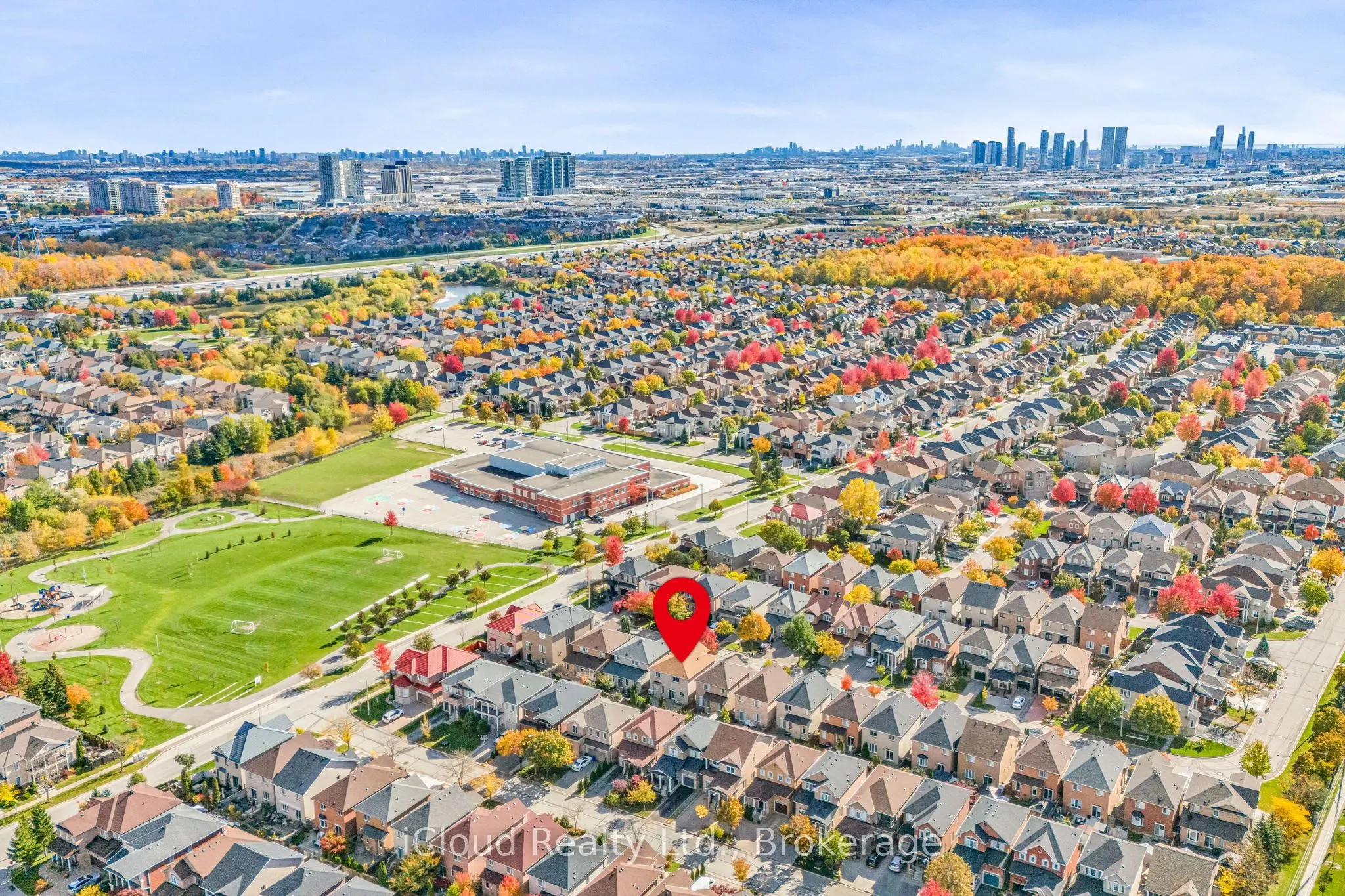 18 Daiseyfield Crescent