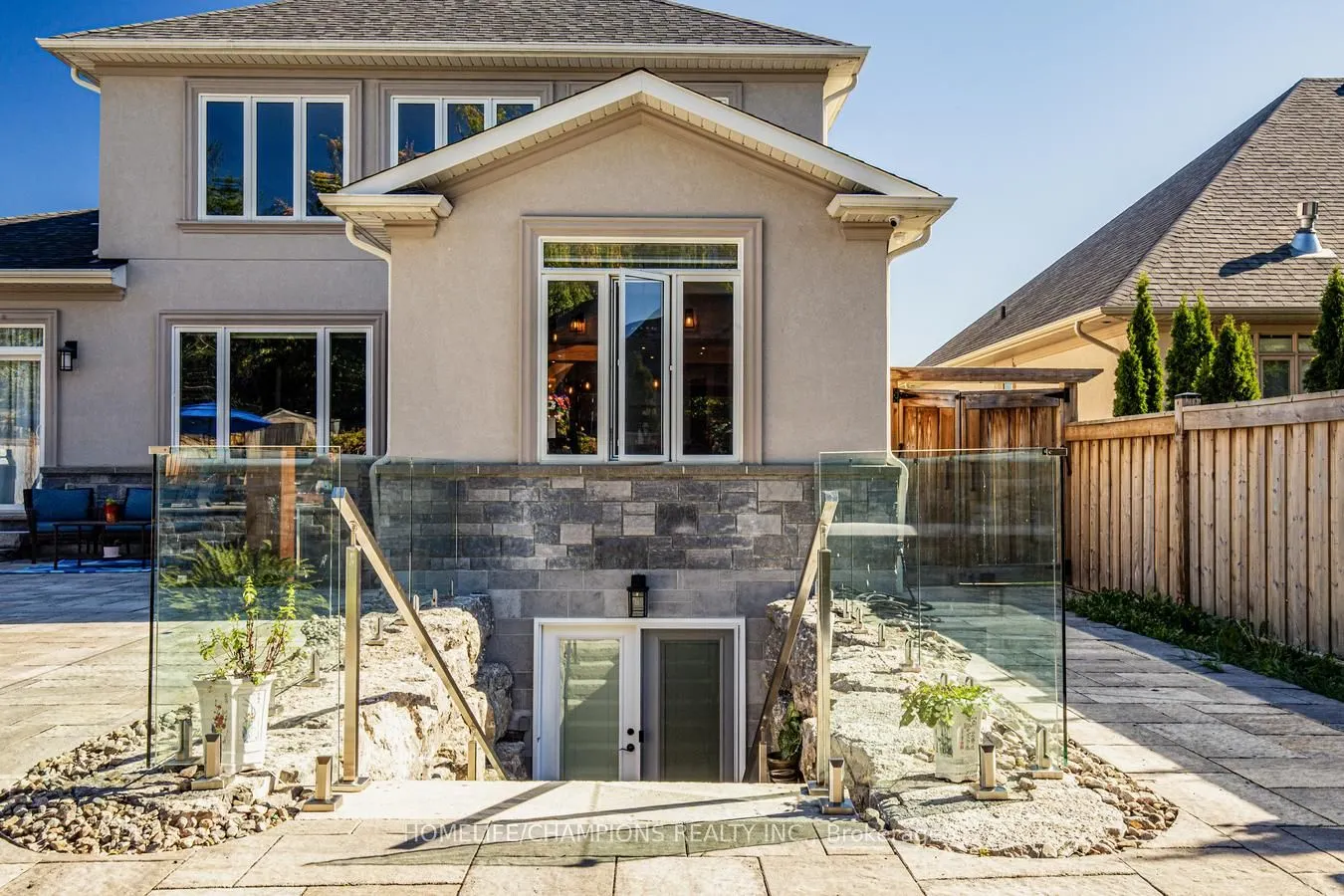 276 Sunnybrae Avenue