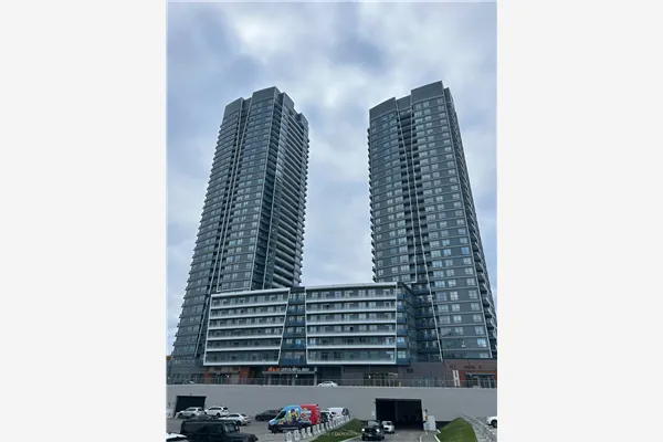 50 Upper Mall Way, #B-PH09