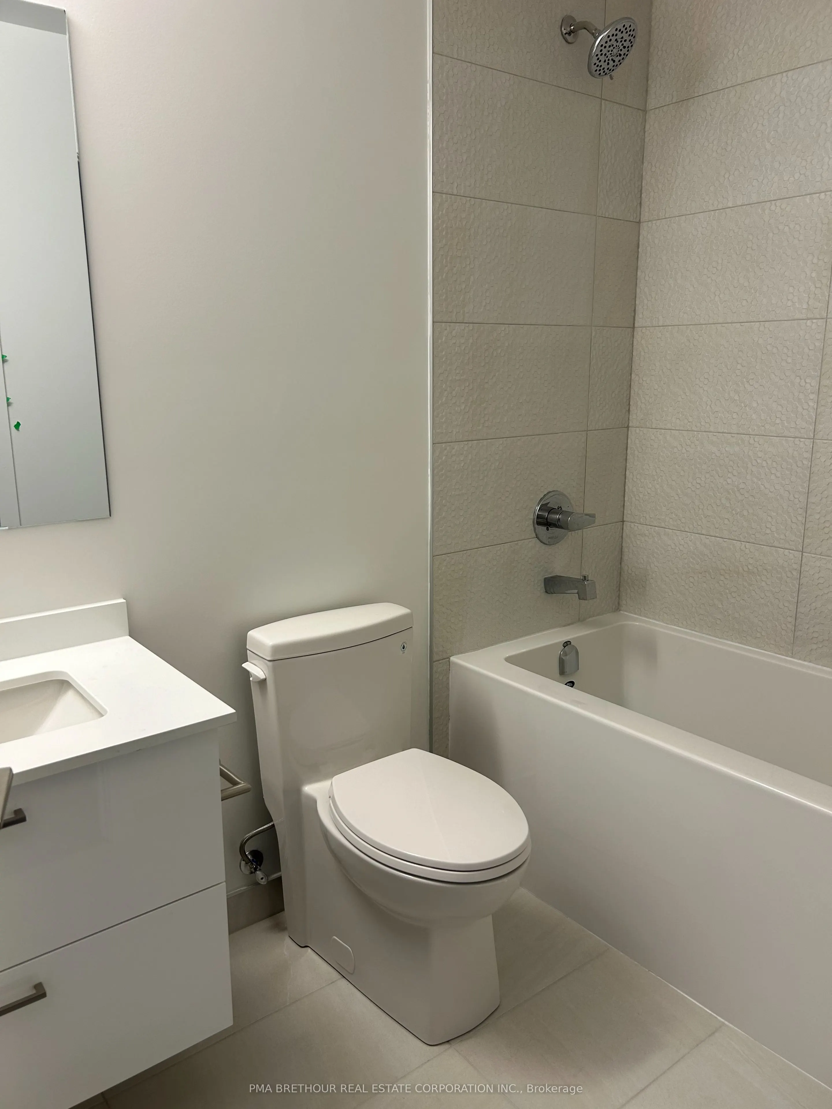 50 Upper Mall Way, #B-PH09