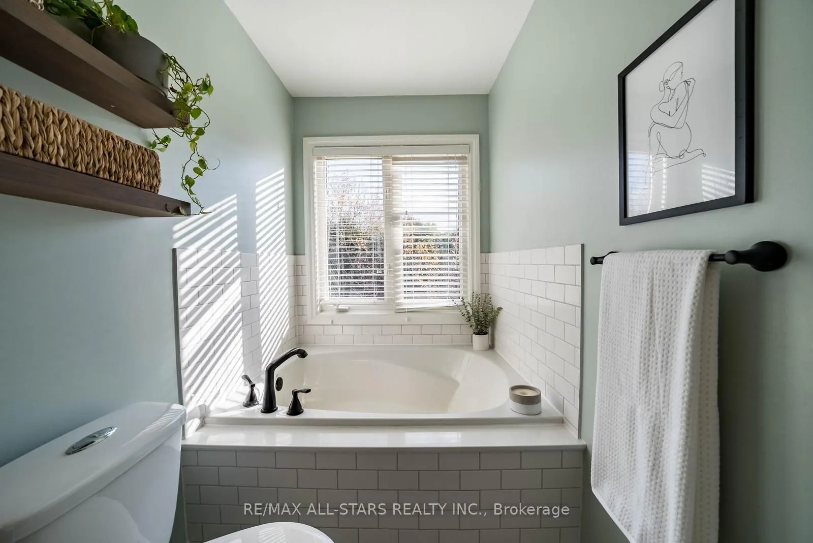 177 Dougherty Crescent