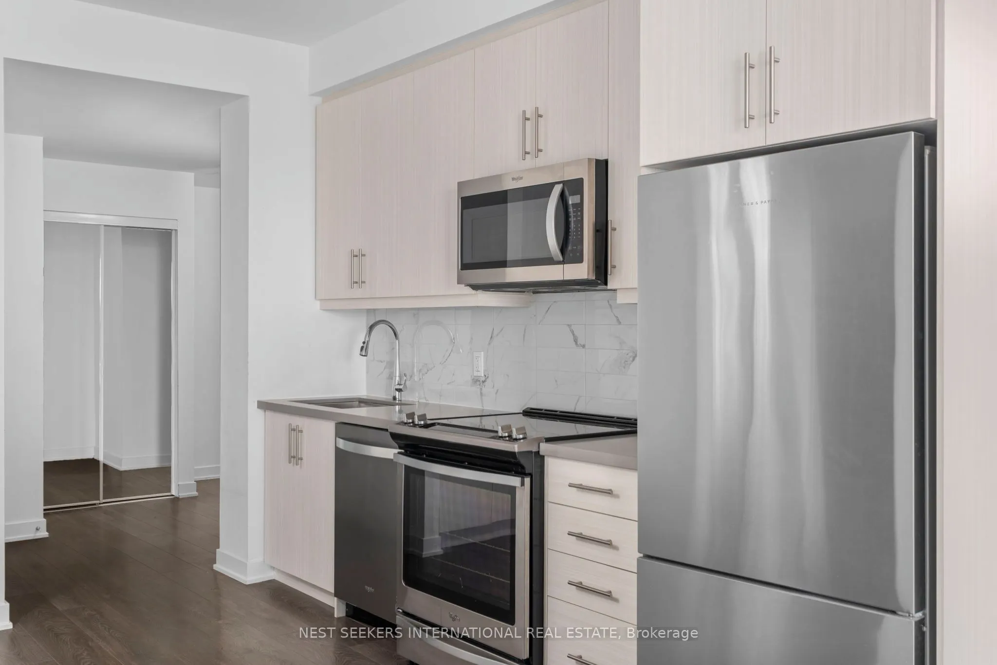 85 Oneida Crescent, #303