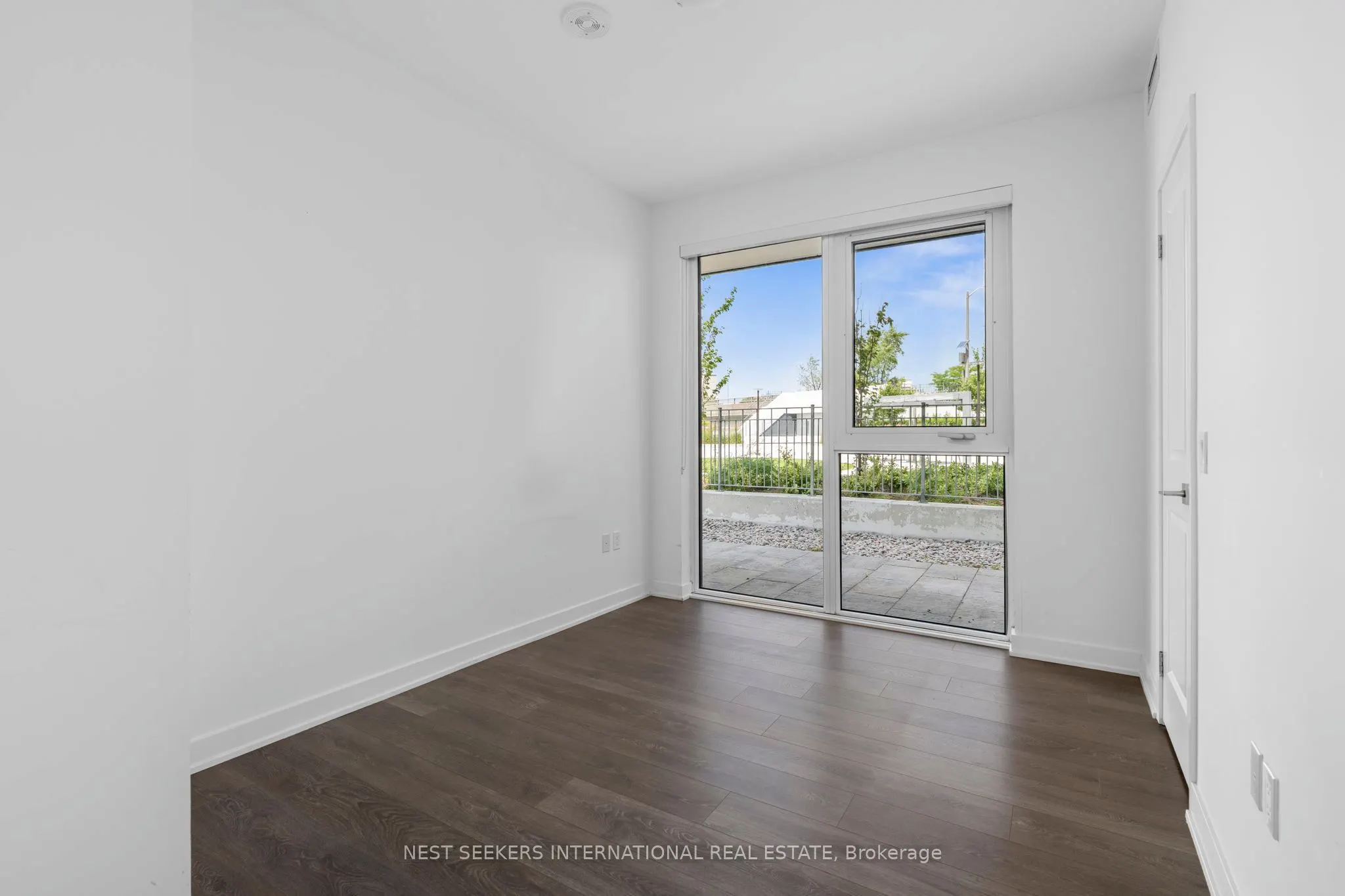 85 Oneida Crescent, #303