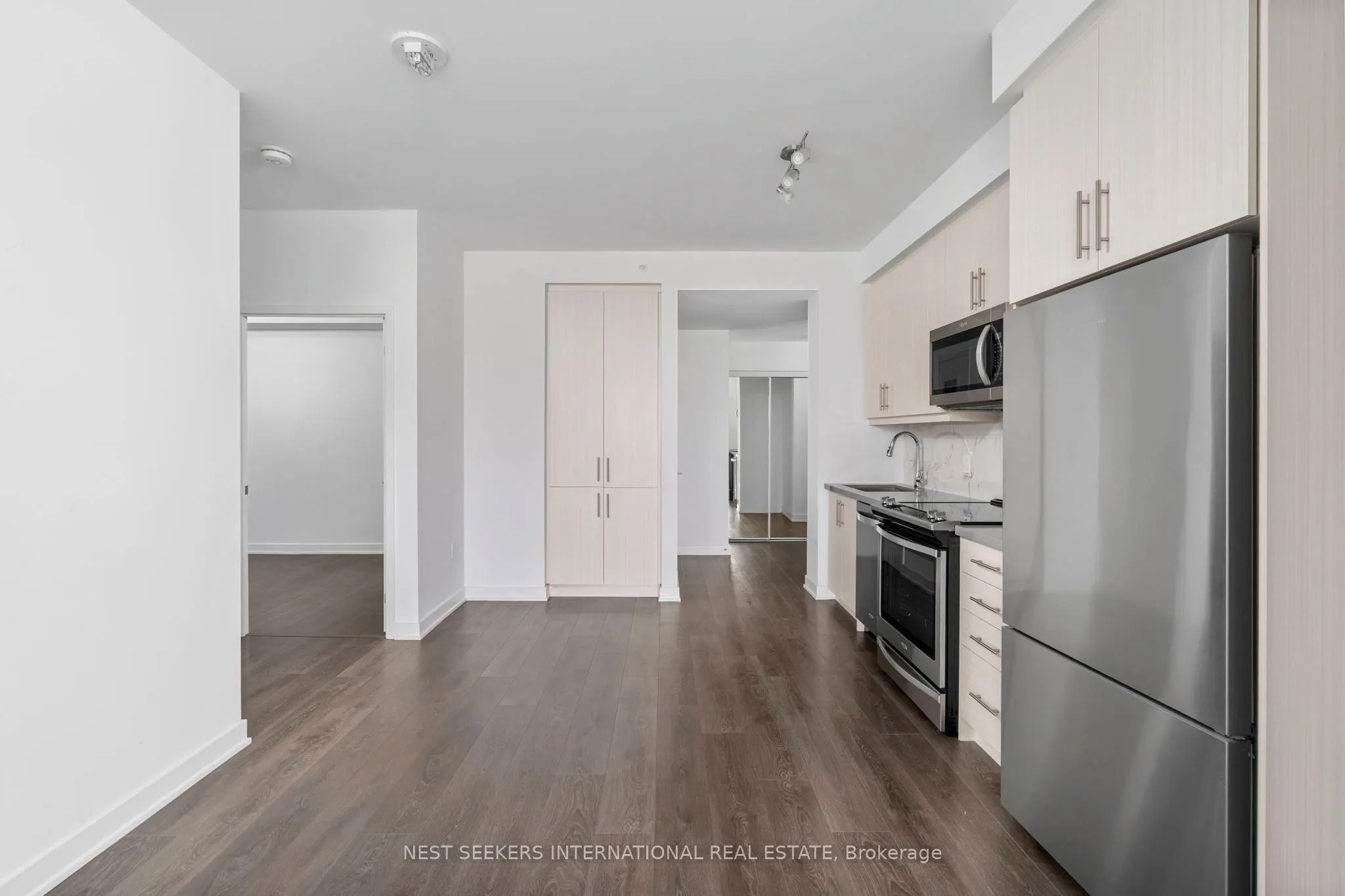 85 Oneida Crescent, #303