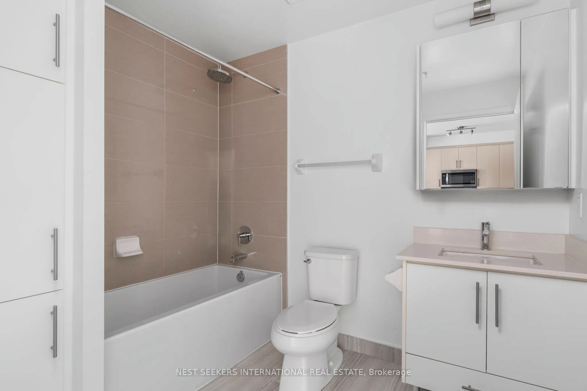 85 Oneida Crescent, #303