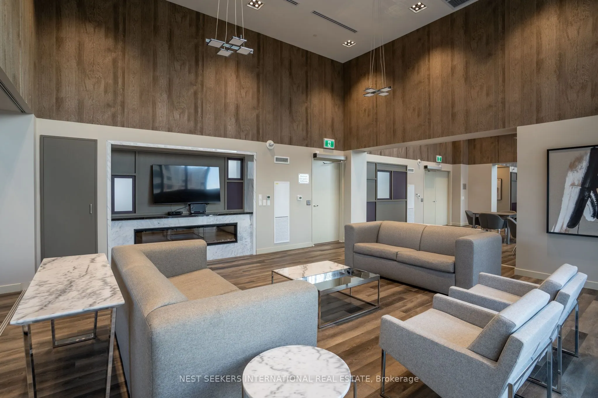 85 Oneida Crescent, #303