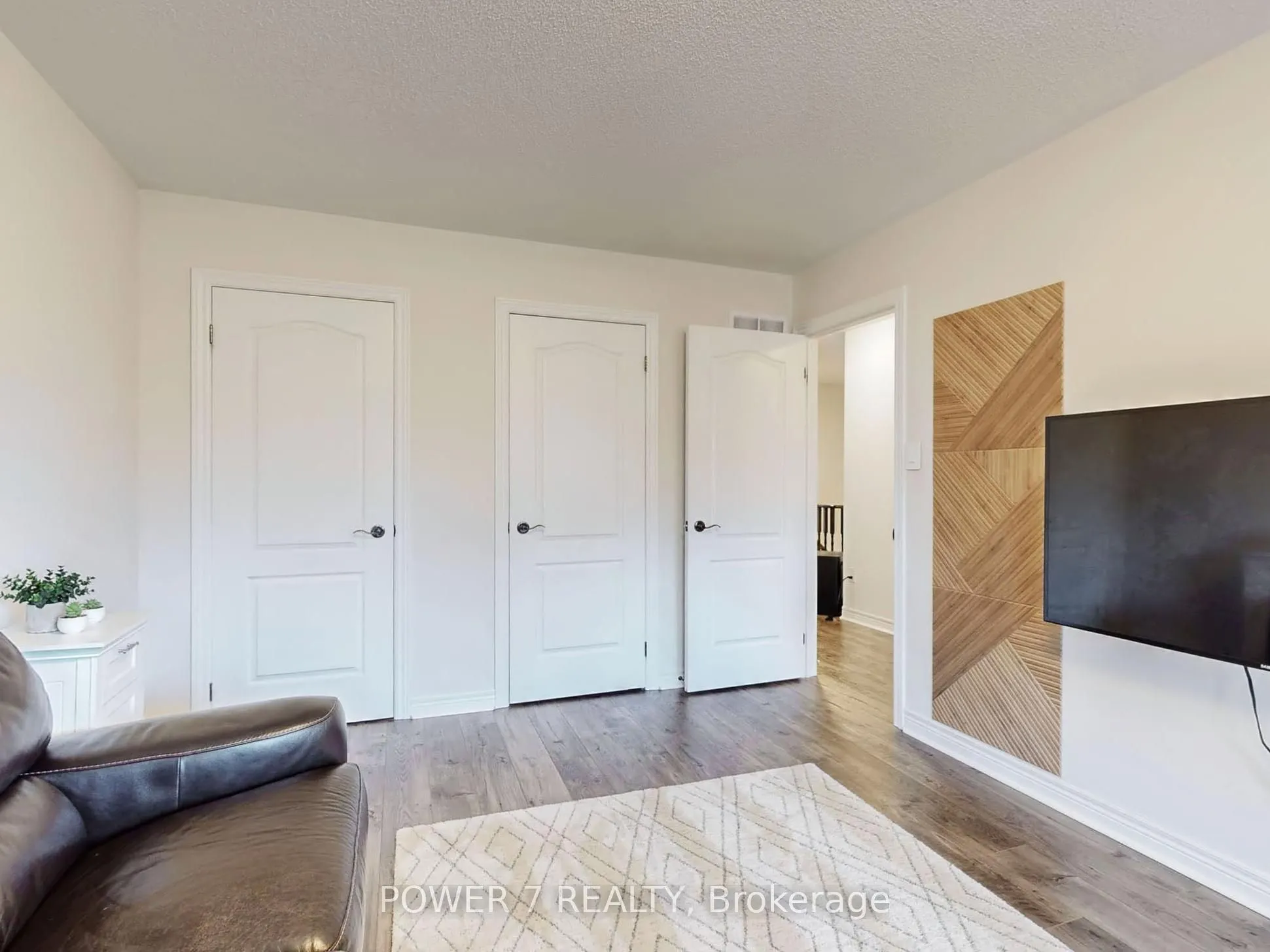 180 Woodspring Avenue