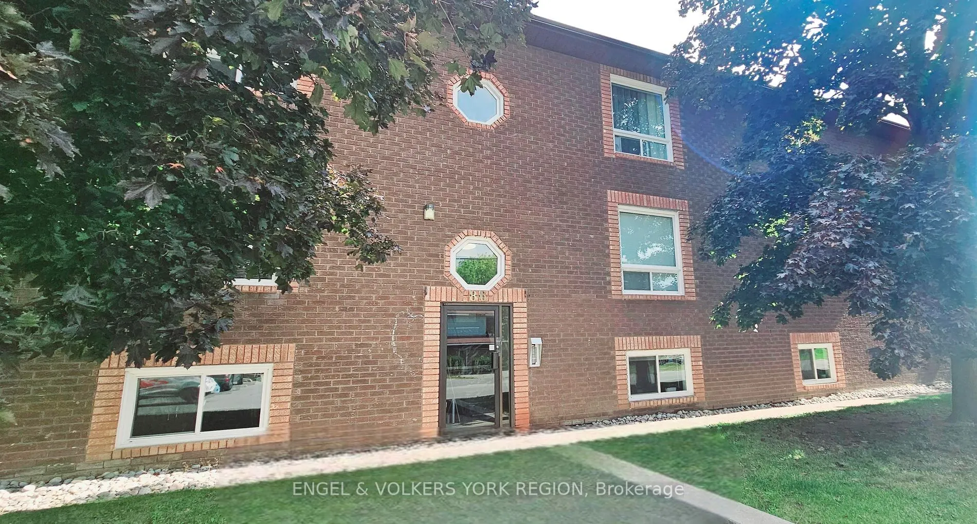 86 Curtis Street, #3