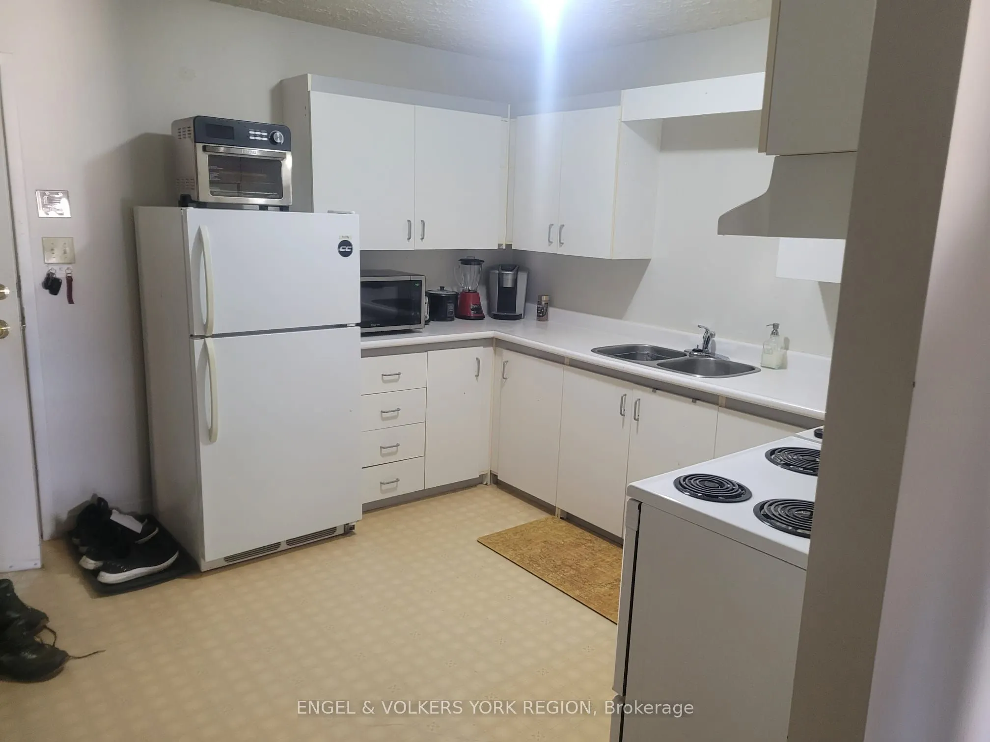 86 Curtis Street, #3