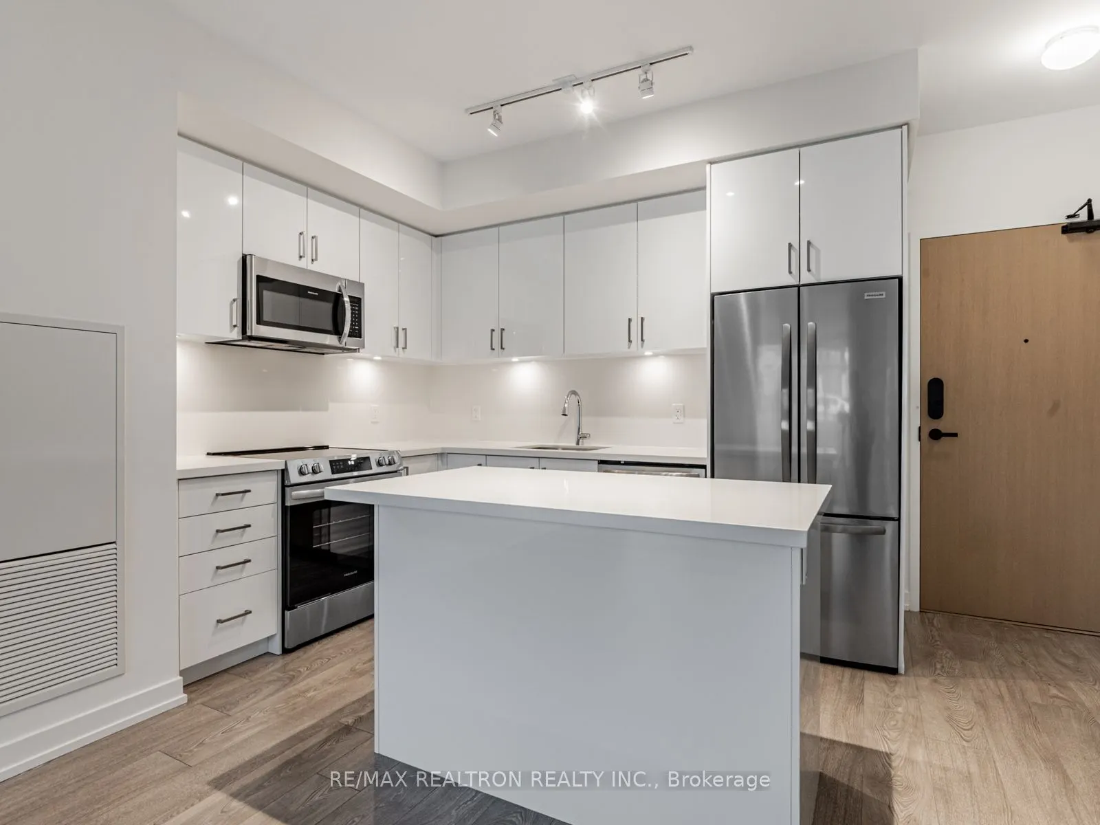 333 Sunseeker Avenue, #110