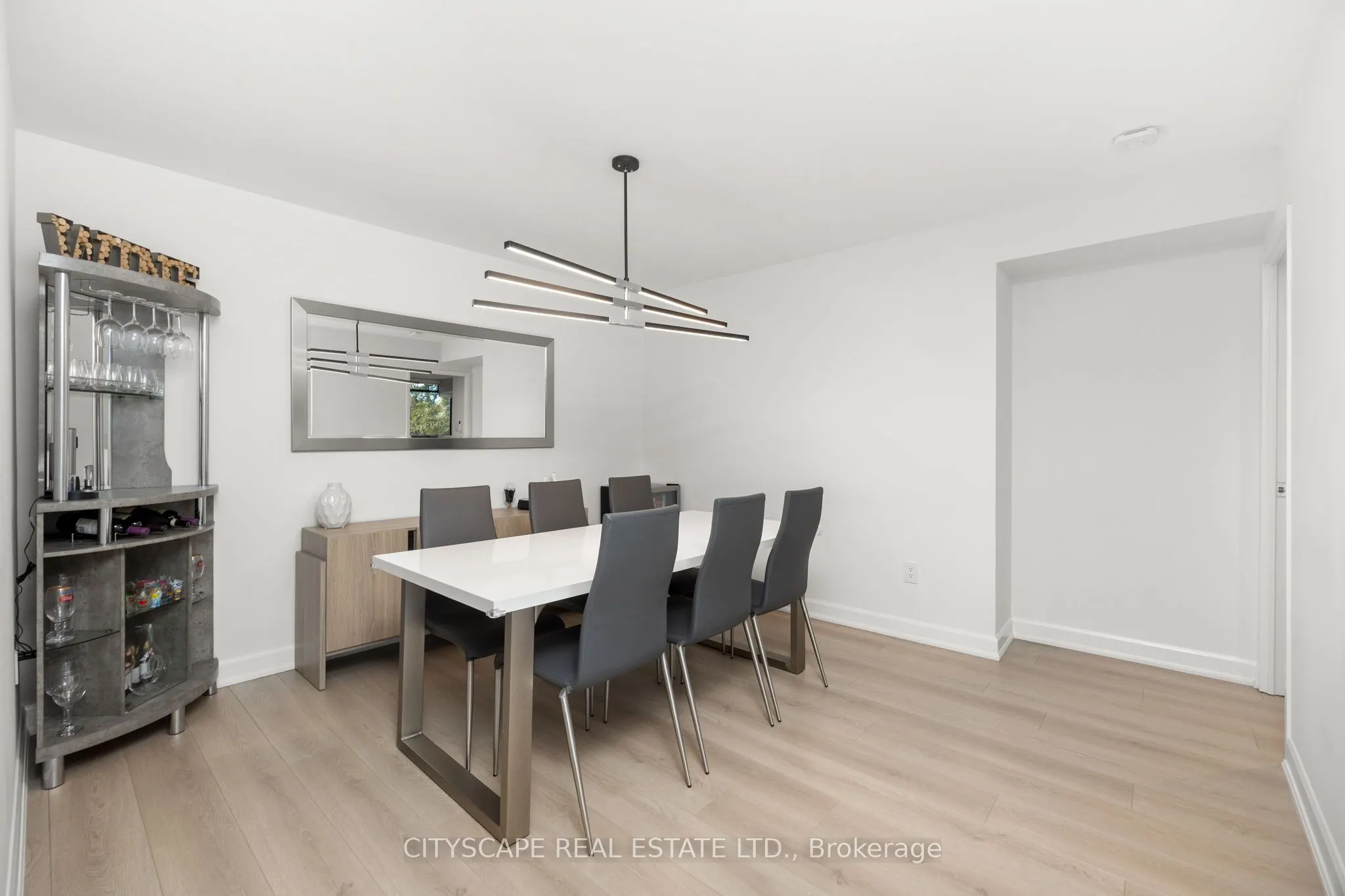 7460 Bathurst Street, #209