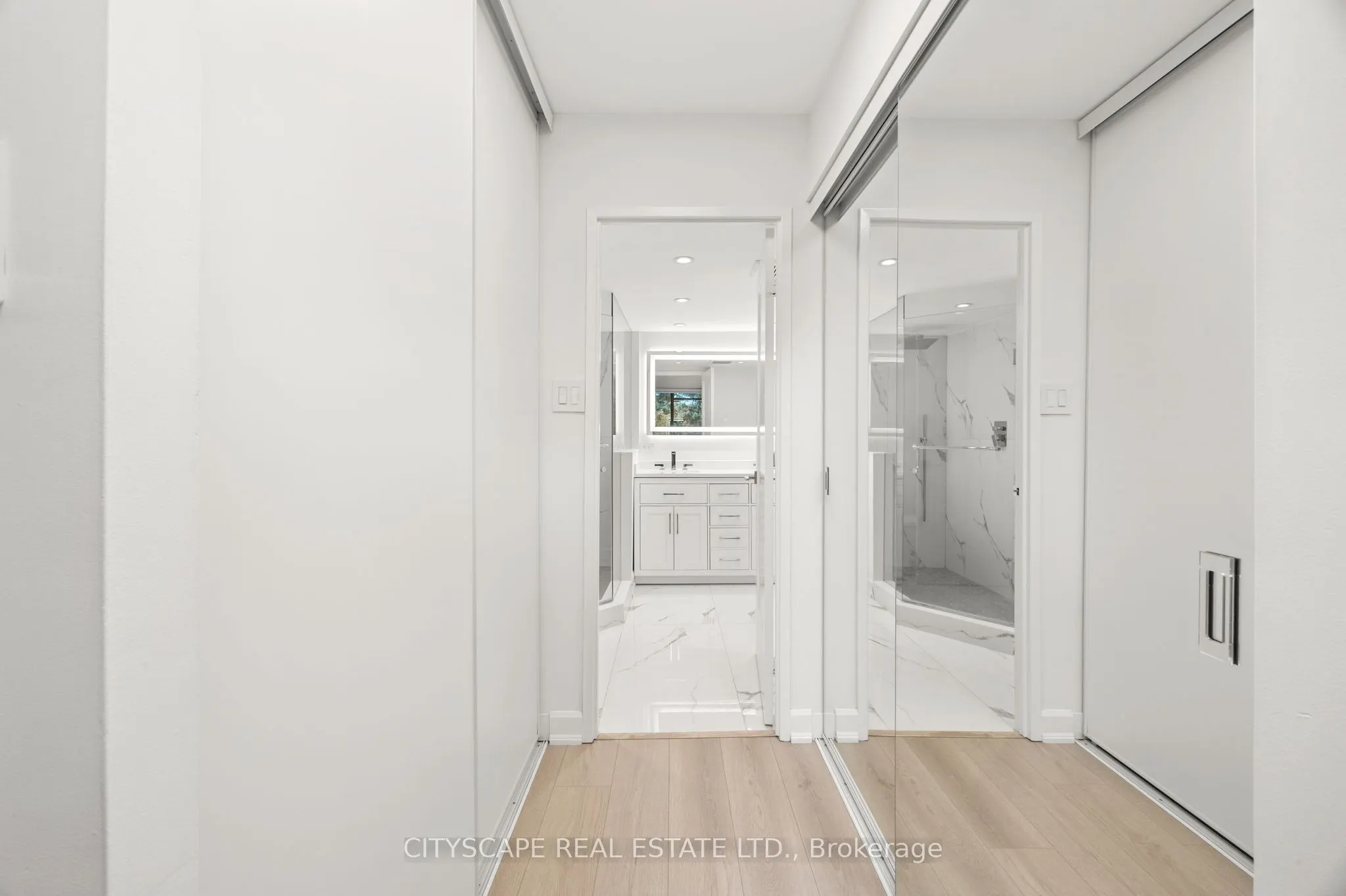 7460 Bathurst Street, #209