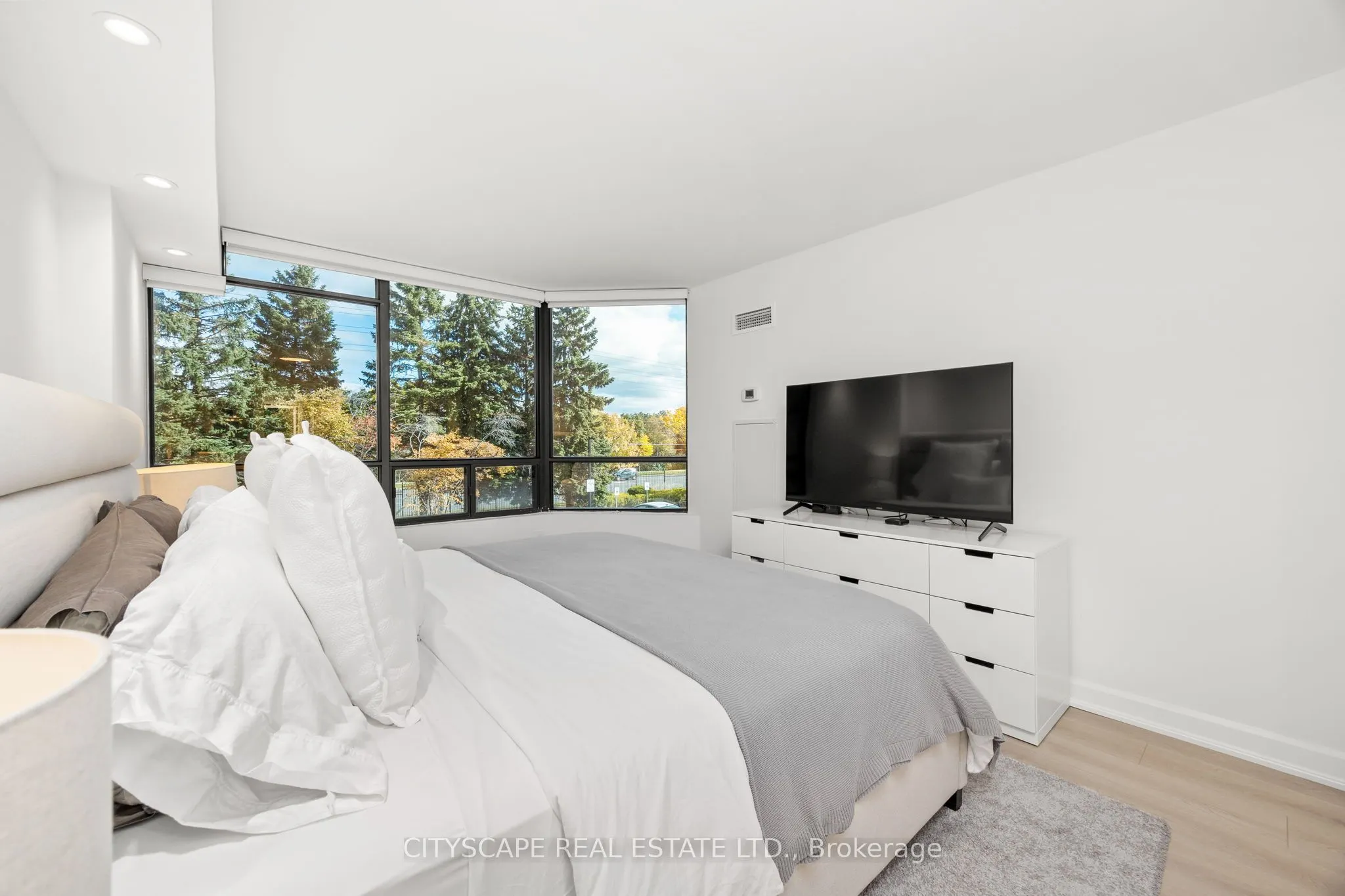 7460 Bathurst Street, #209