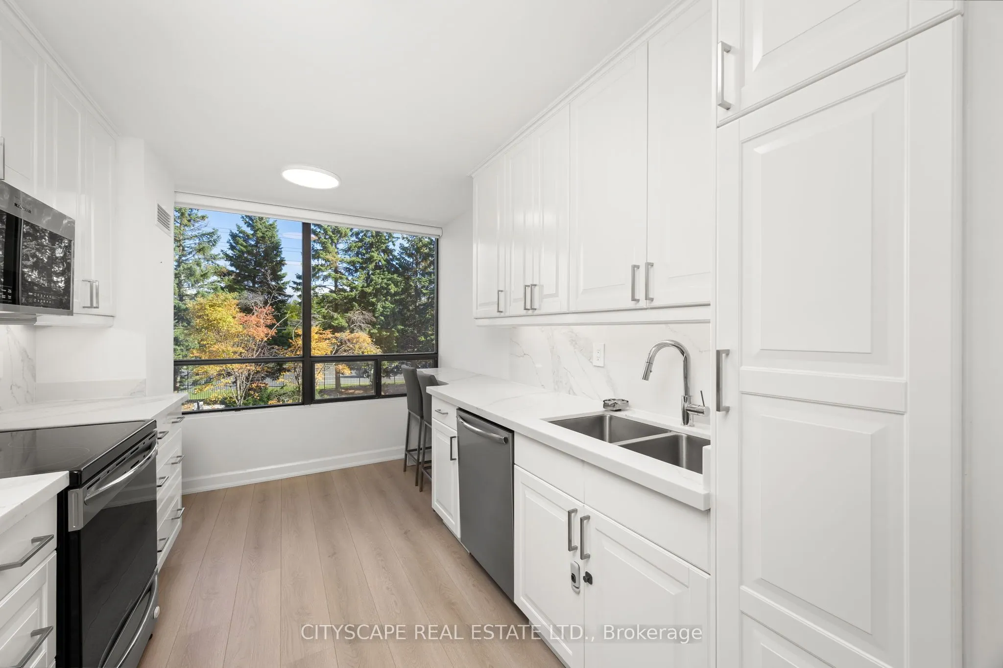 7460 Bathurst Street, #209