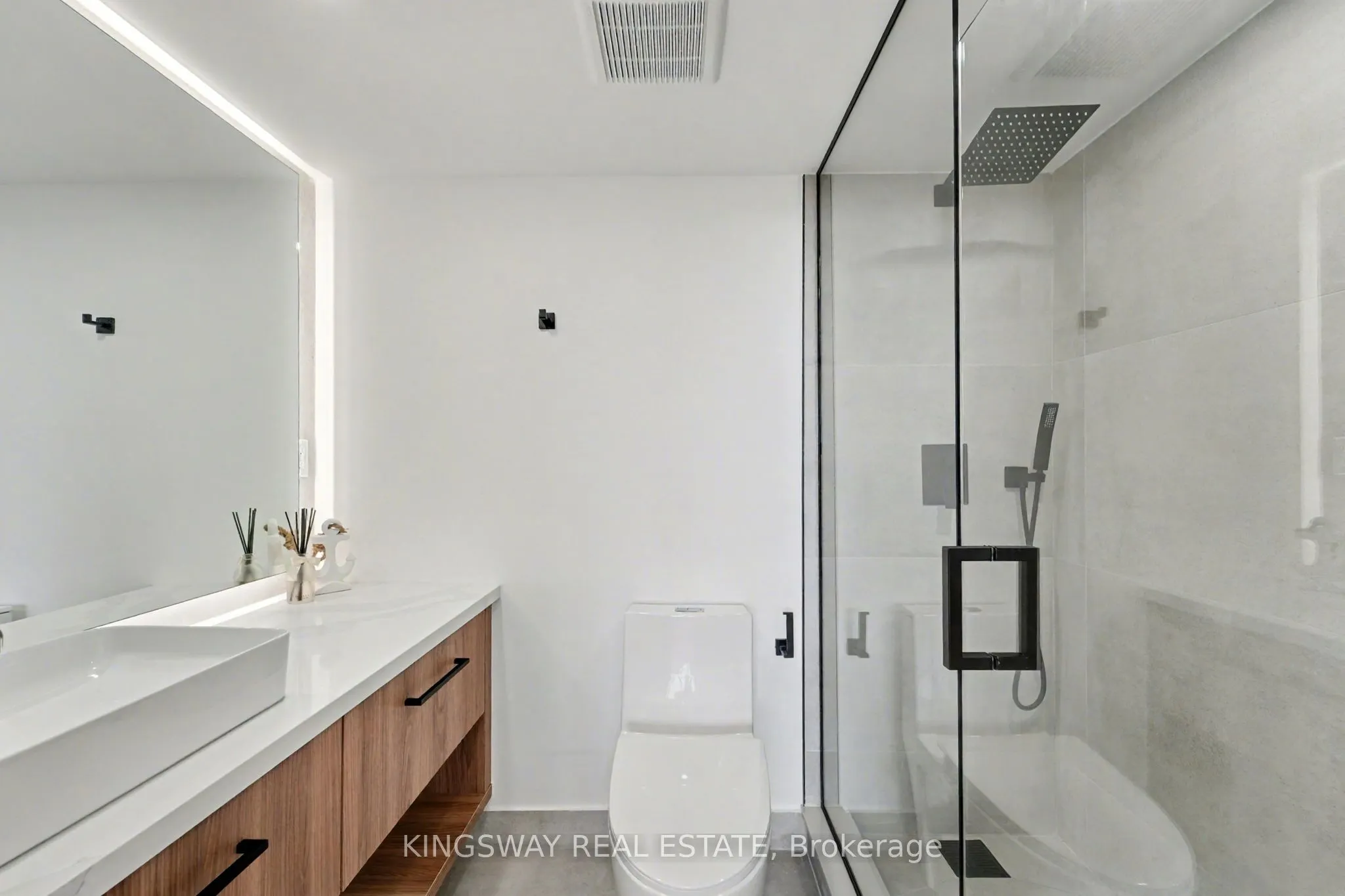 7420 Bathurst Street, #712