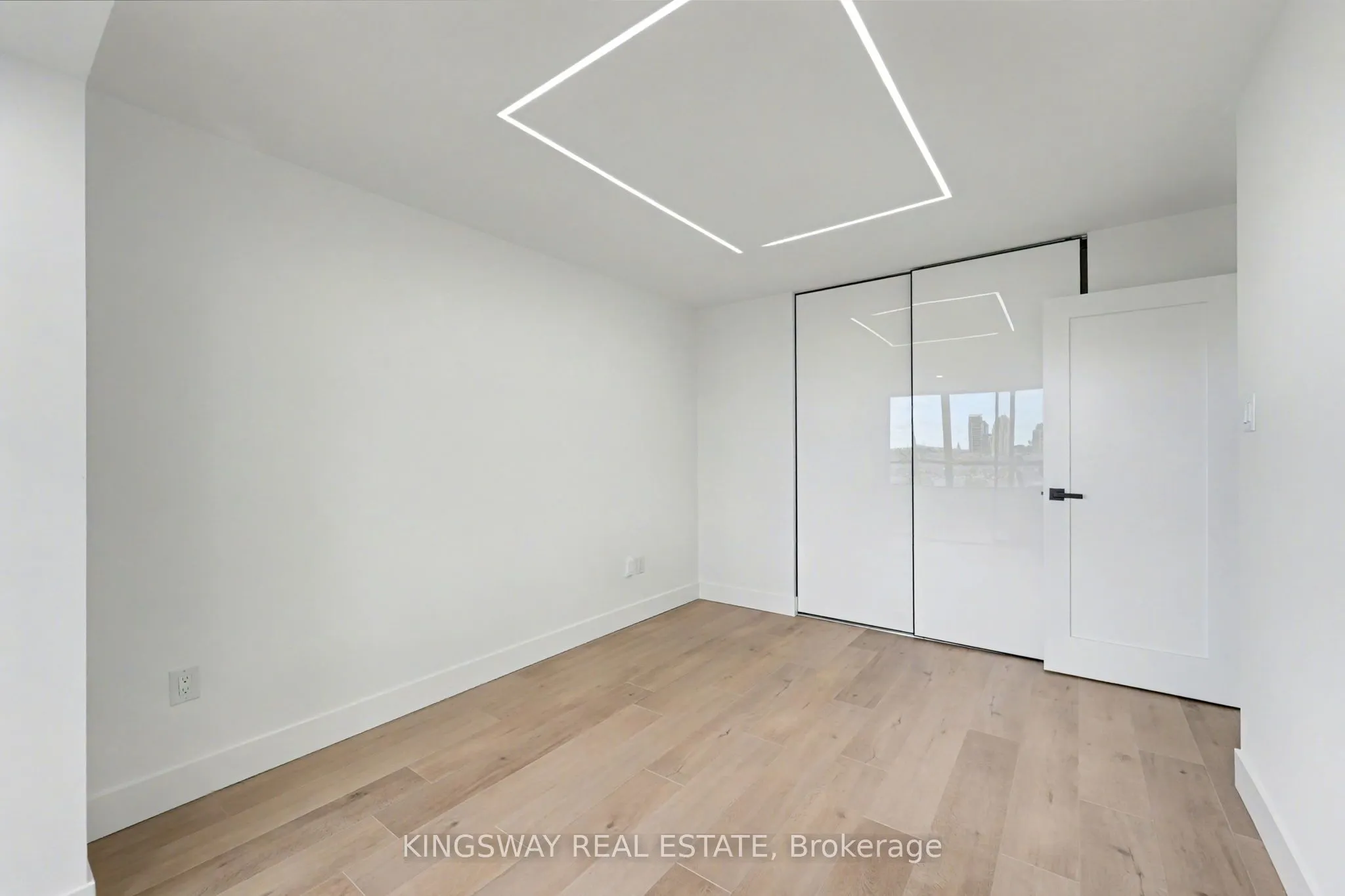 7420 Bathurst Street, #712