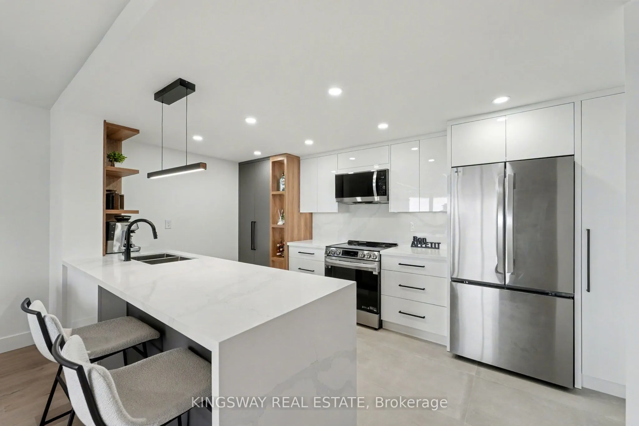 7420 Bathurst Street, #712