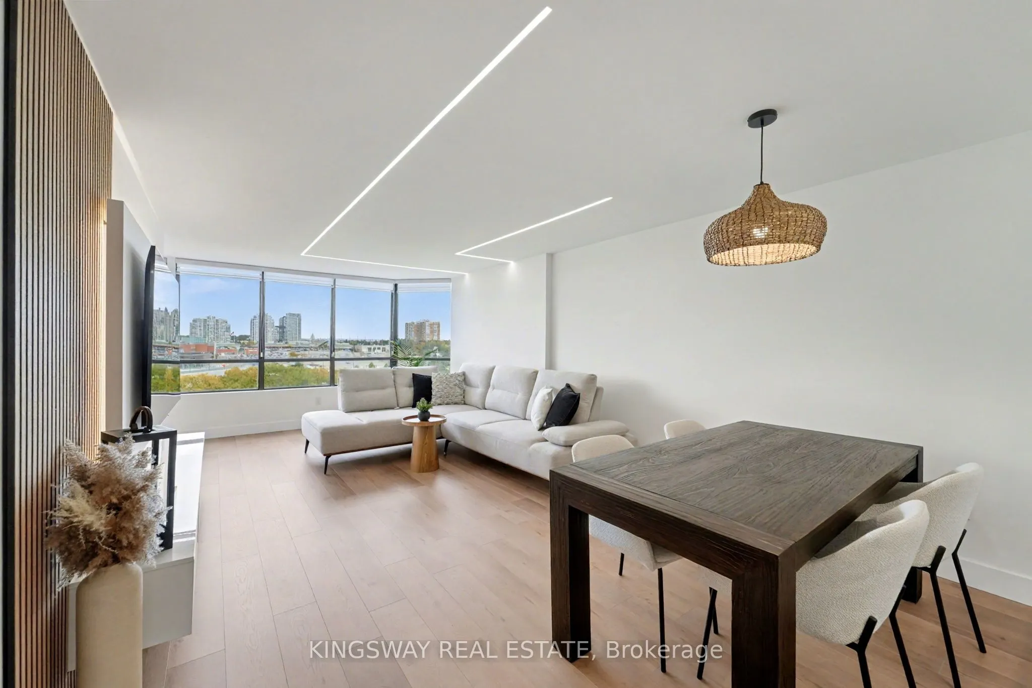 7420 Bathurst Street, #712