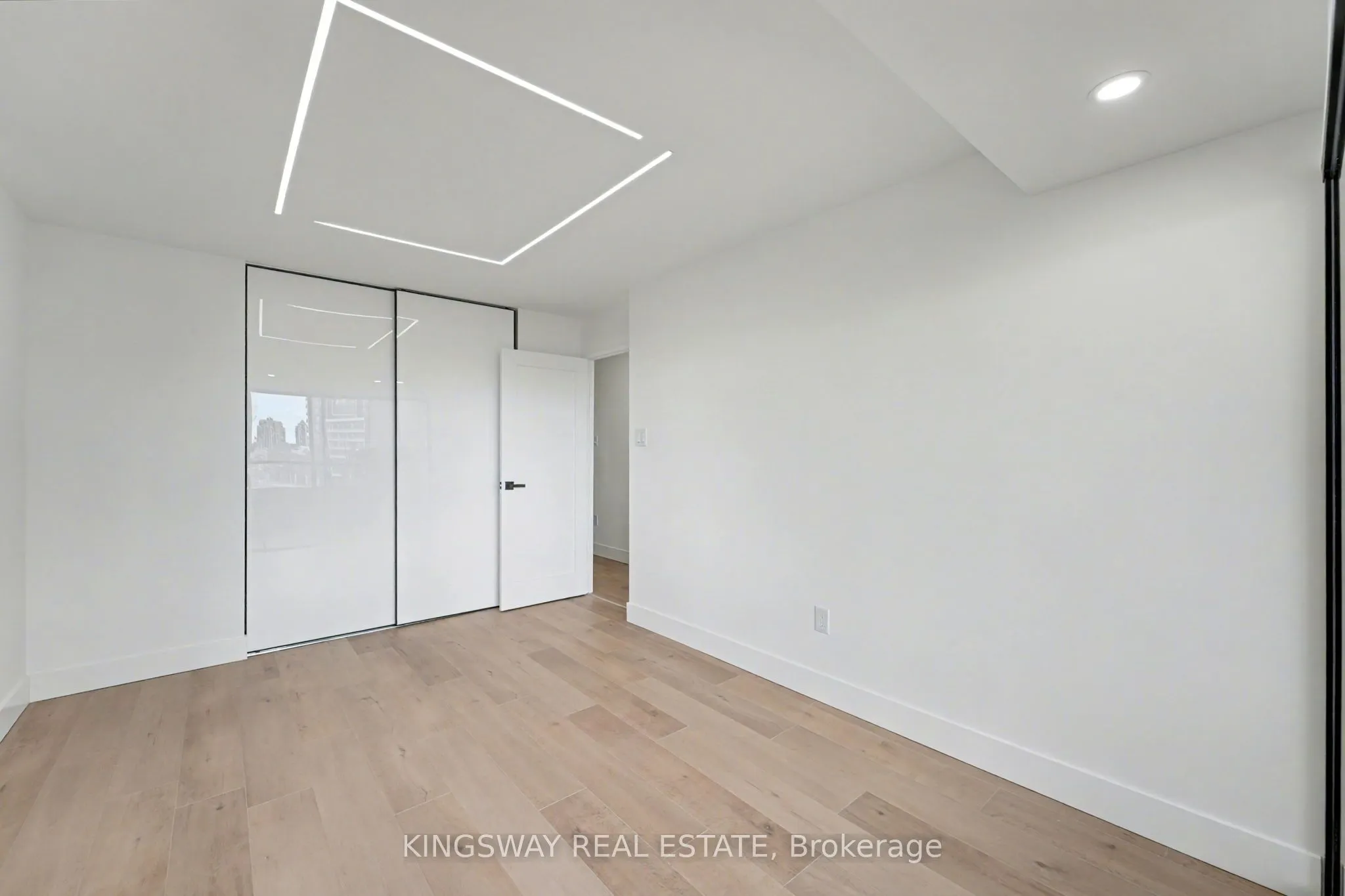 7420 Bathurst Street, #712