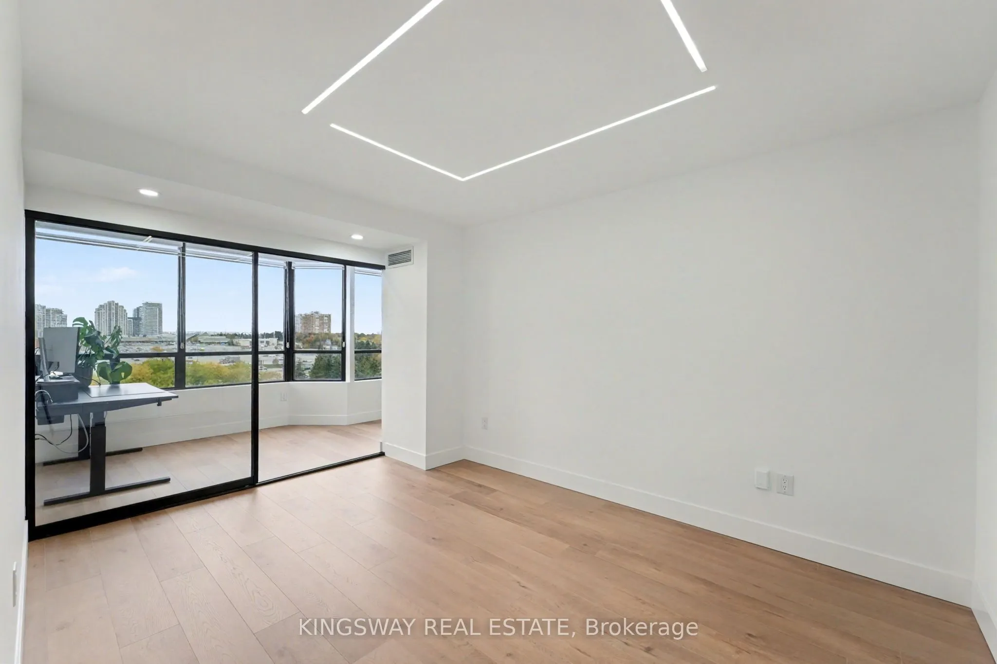 7420 Bathurst Street, #712