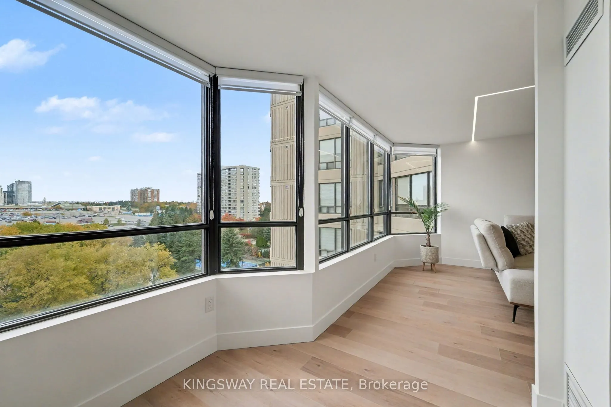 7420 Bathurst Street, #712