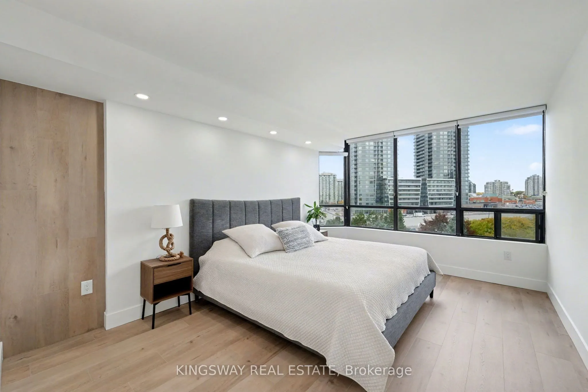 7420 Bathurst Street, #712