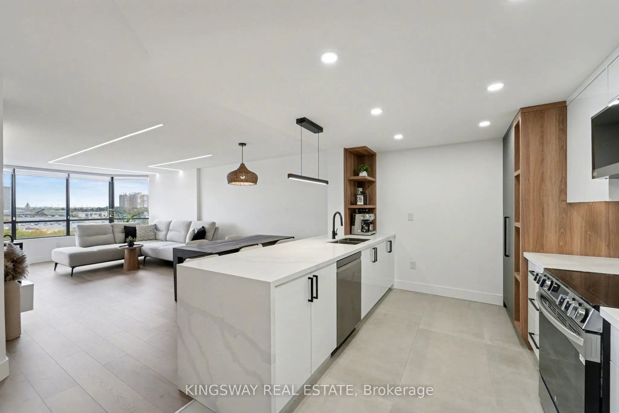 7420 Bathurst Street, #712