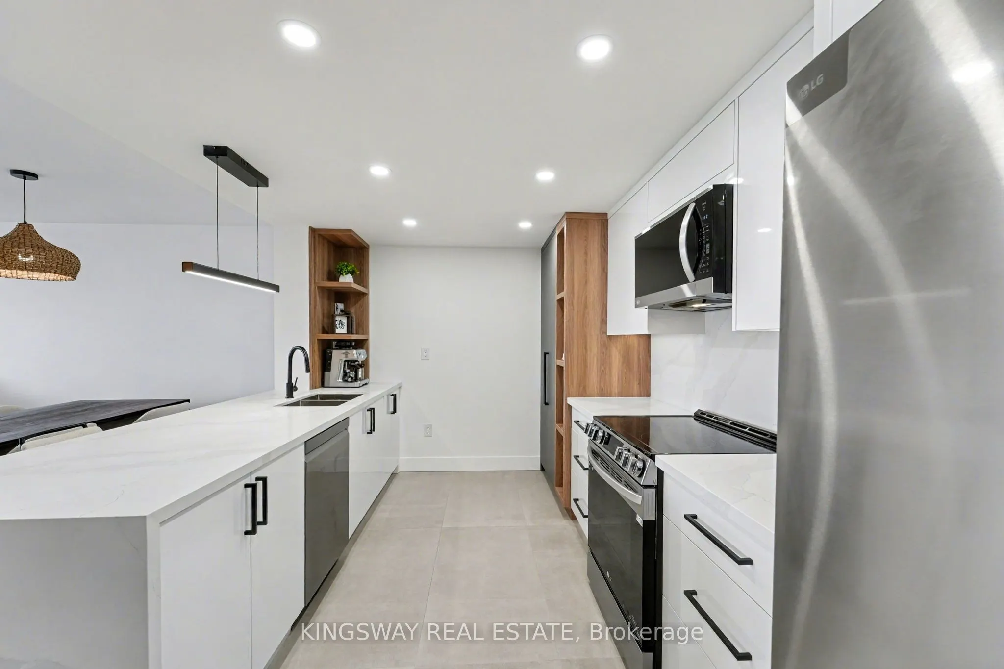 7420 Bathurst Street, #712