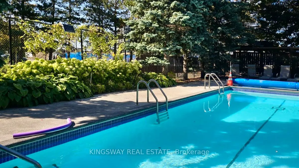 7420 Bathurst Street, #712