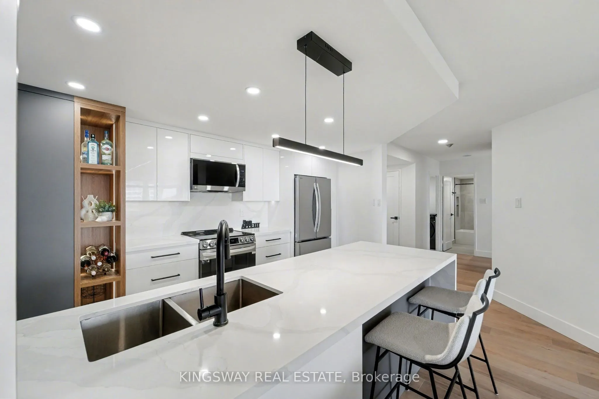 7420 Bathurst Street, #712