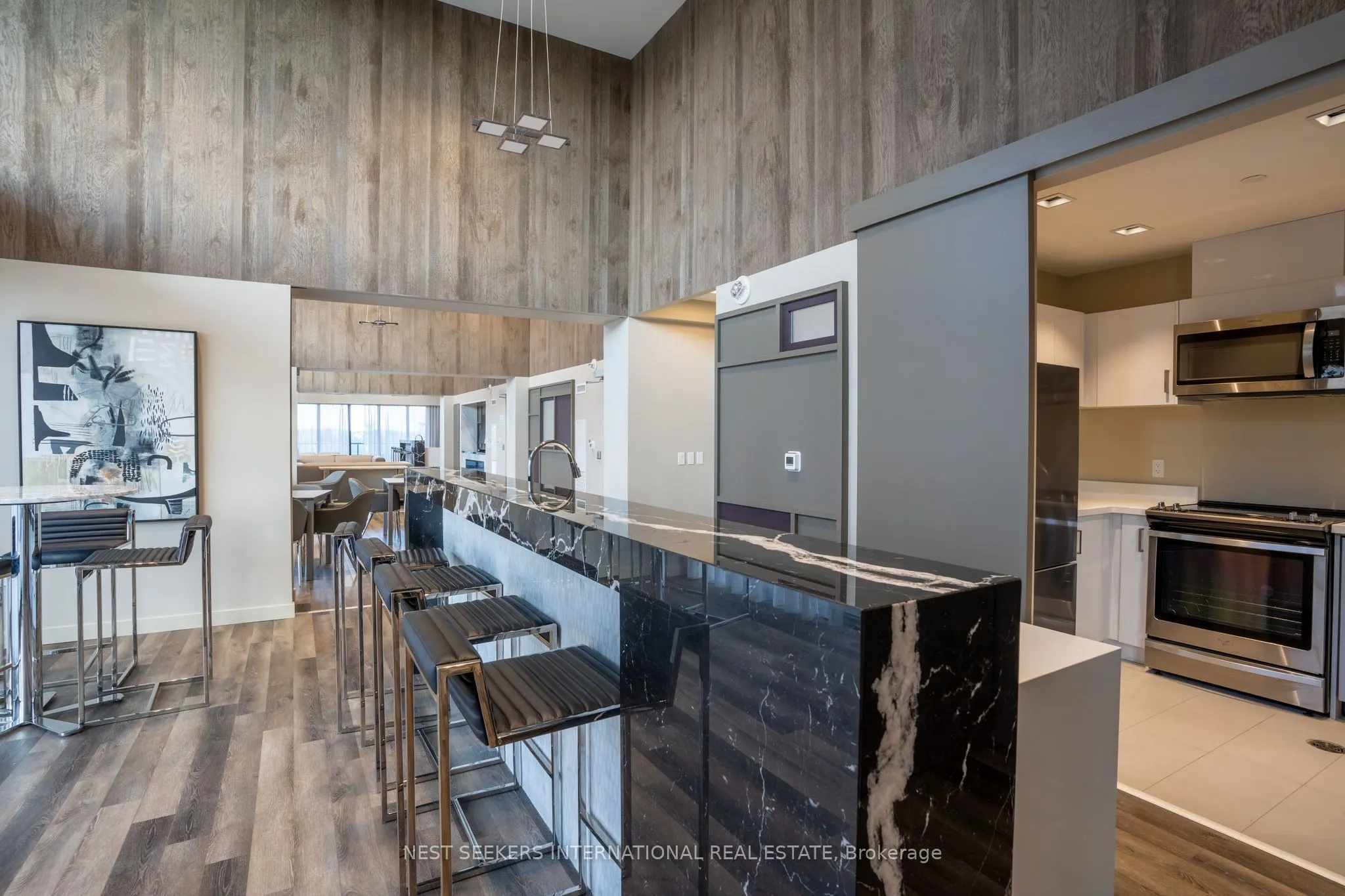 85 Oneida Crescent, #303