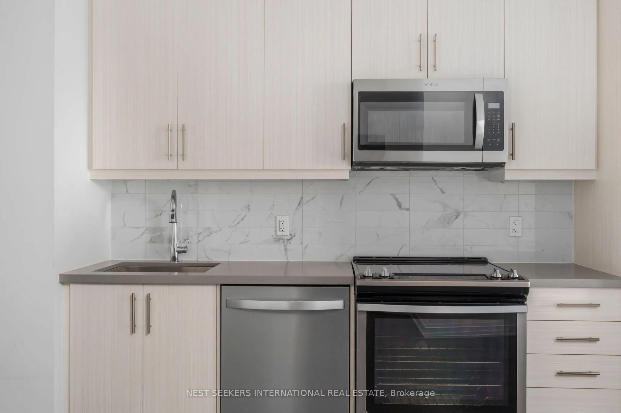 85 Oneida Crescent, #303