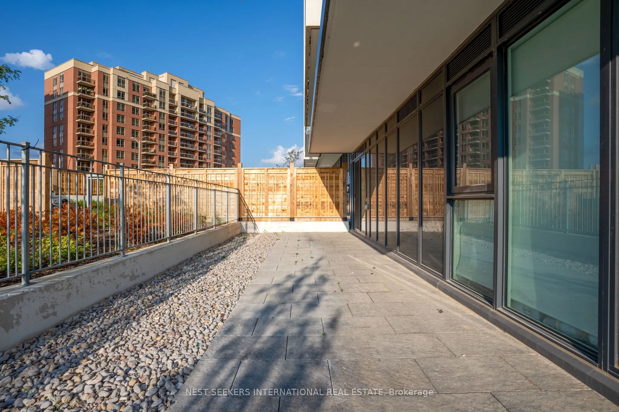 85 Oneida Crescent, #303