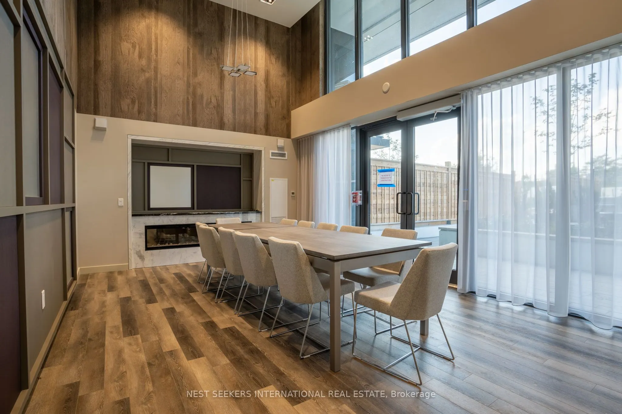 85 Oneida Crescent, #303