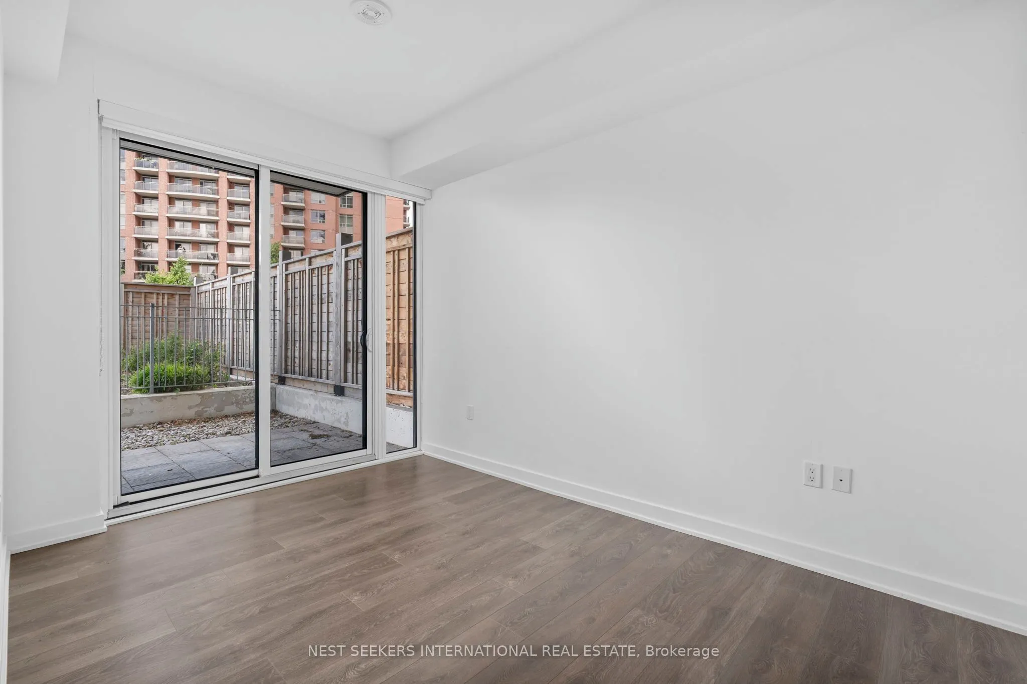 85 Oneida Crescent, #303