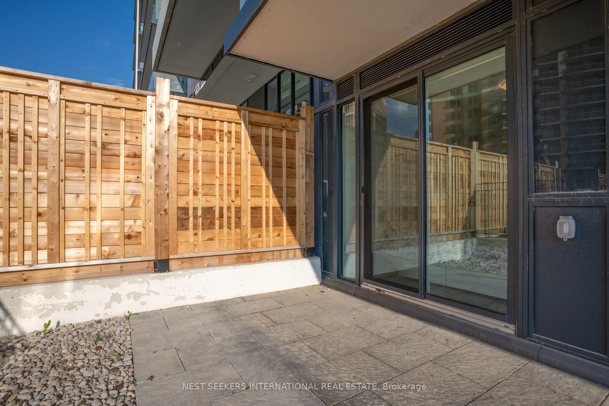 85 Oneida Crescent, #303